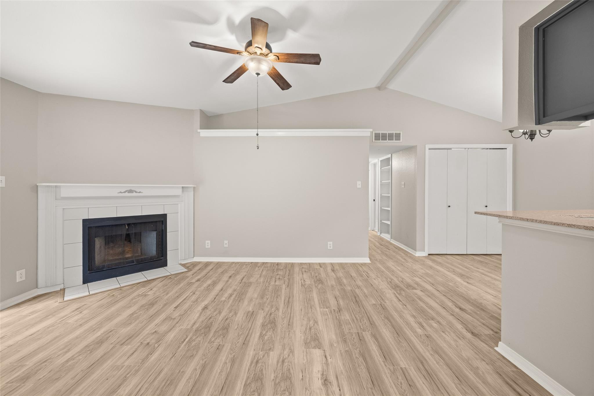 1601 Faro DR #1502 — photo 4