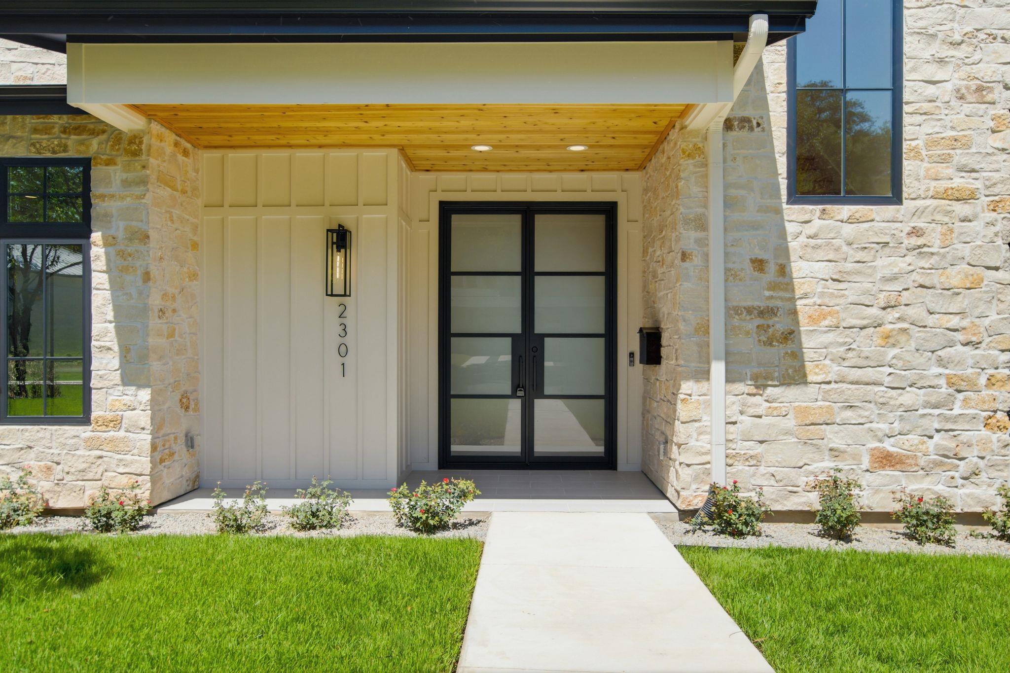 2301 Westworth CIR — photo 3