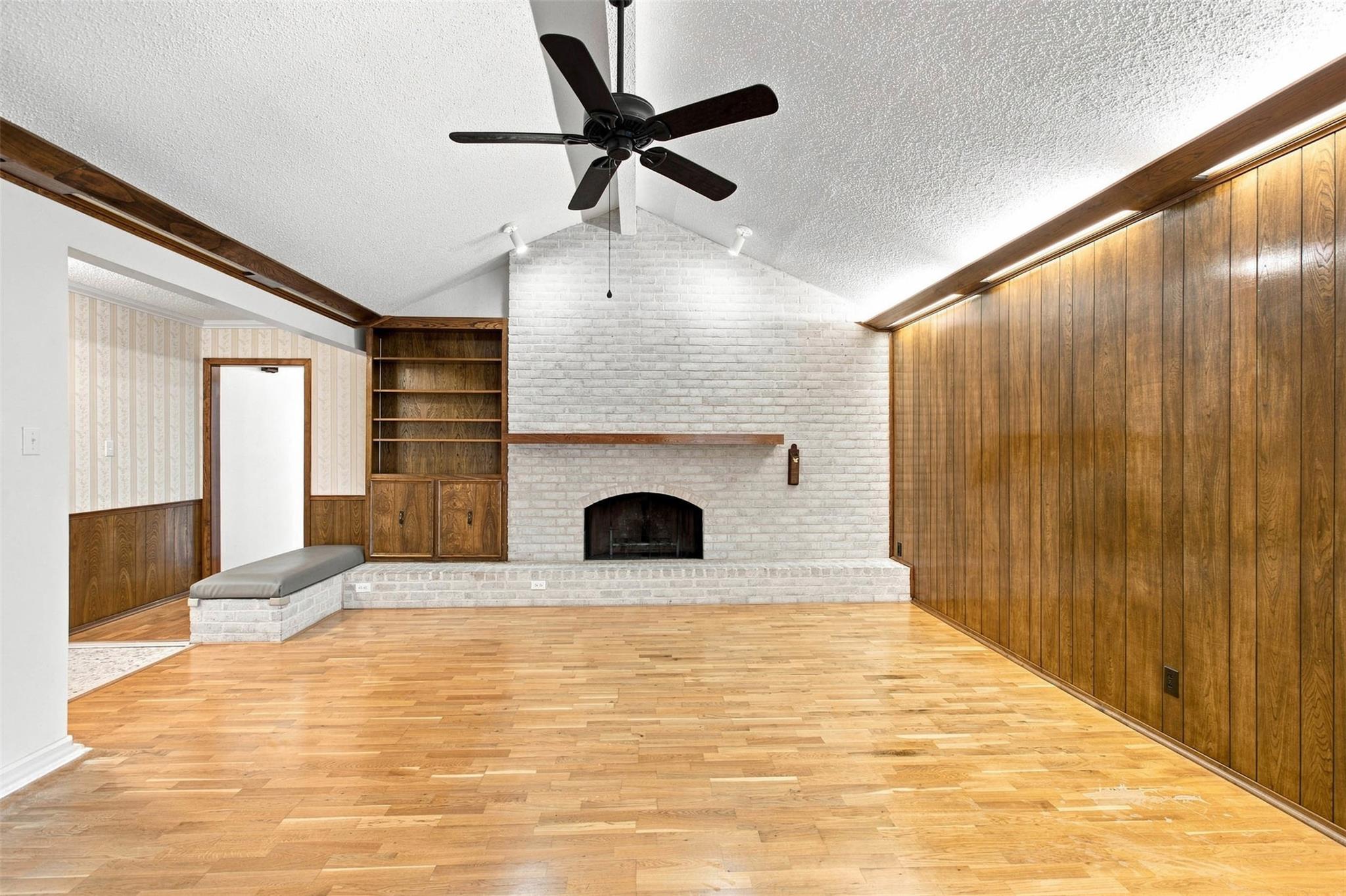 9202 Shady Oaks DR — photo 5