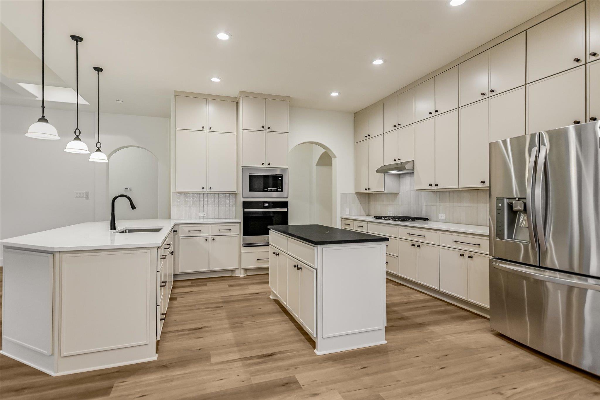 106 Waverly Spire CT — photo 4