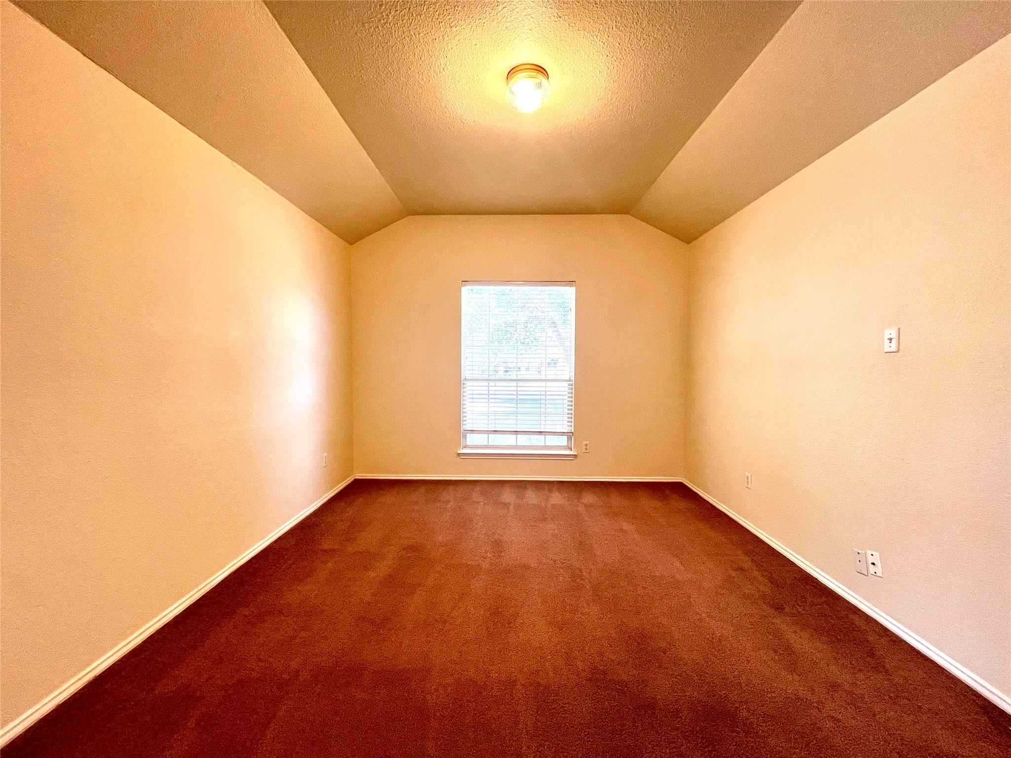 100 Giancarlos LN — photo 4