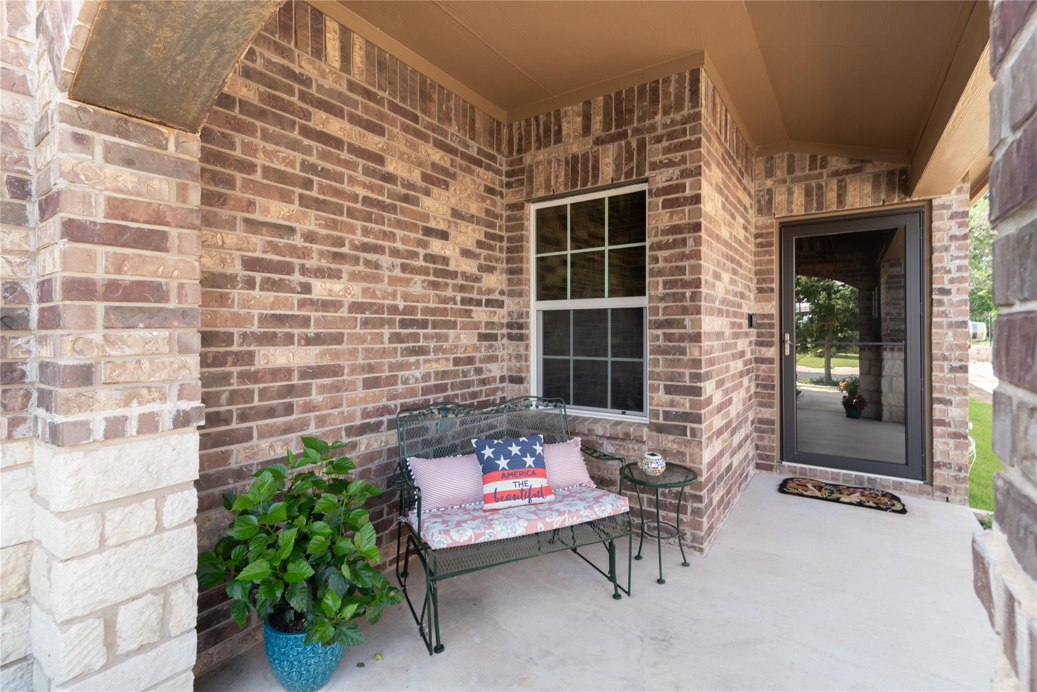 229 Hobby ST — photo 4