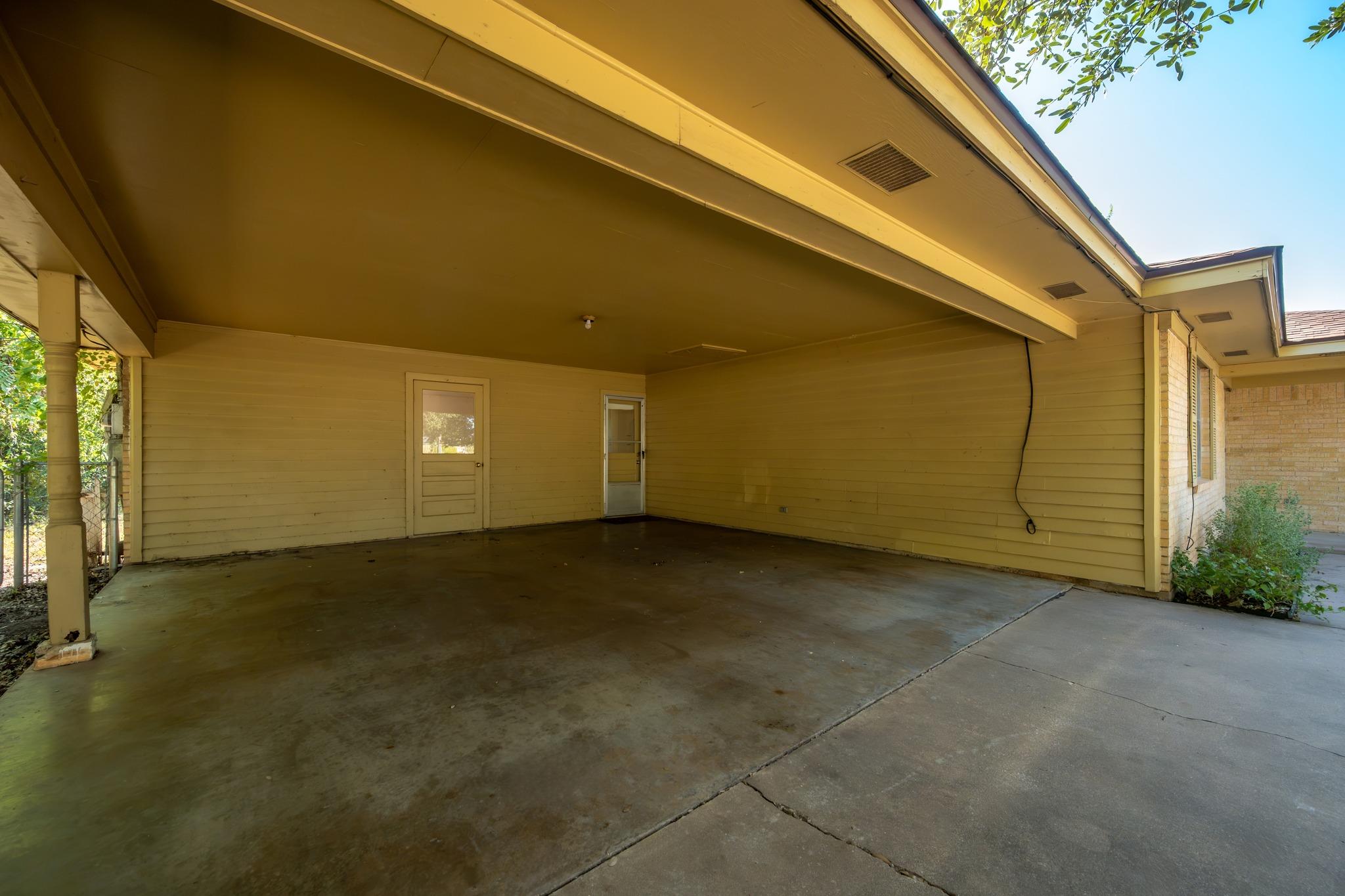 1615 Park LN — photo 4