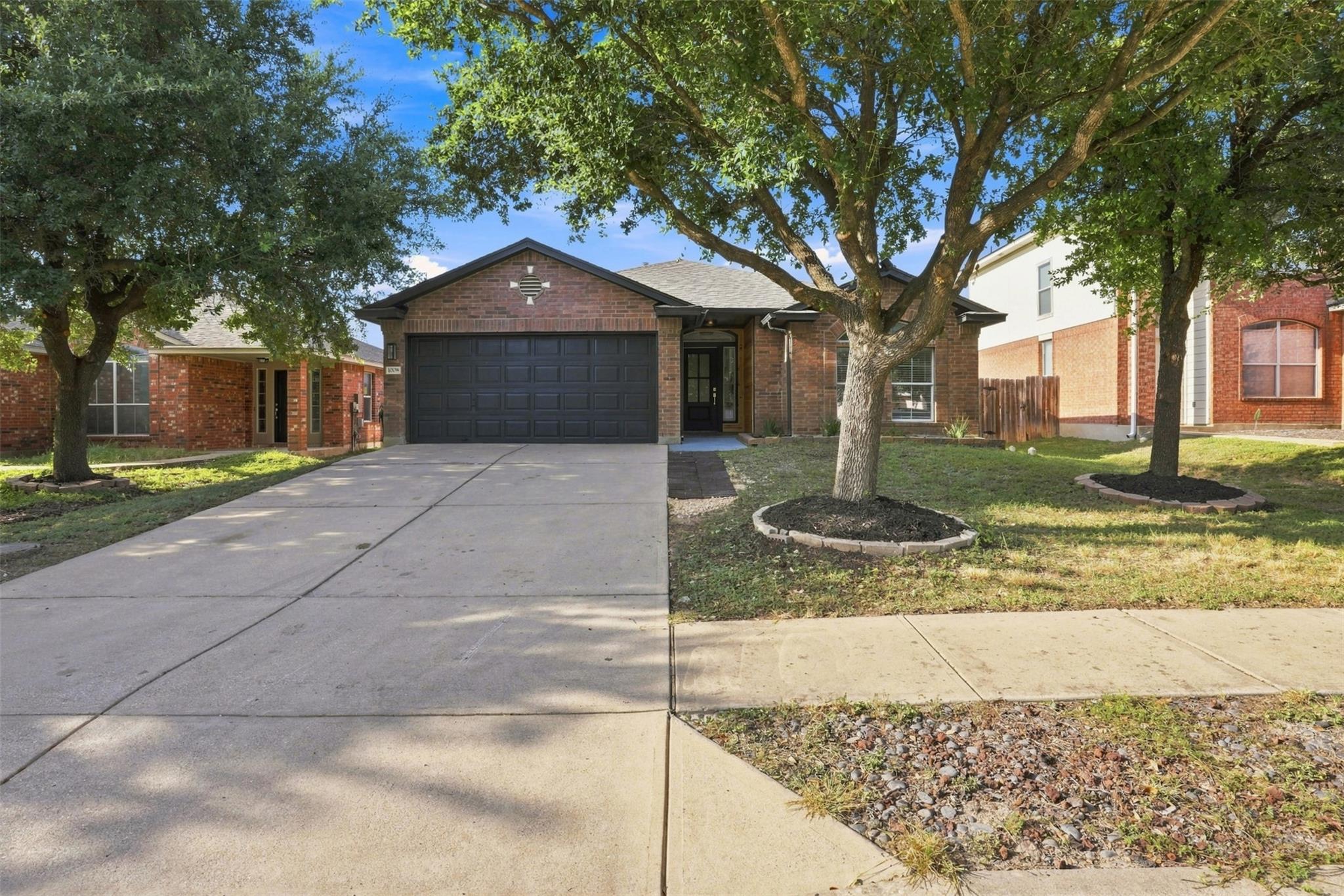 1008 Grey Castle DR