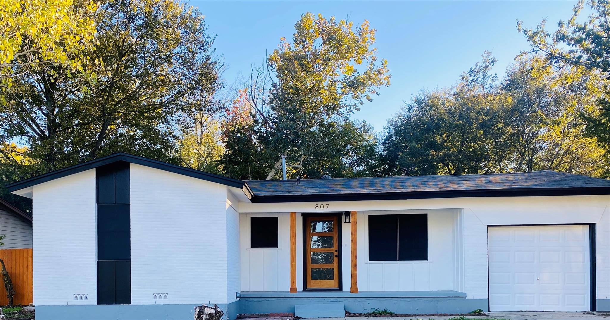 807 Sandy CT