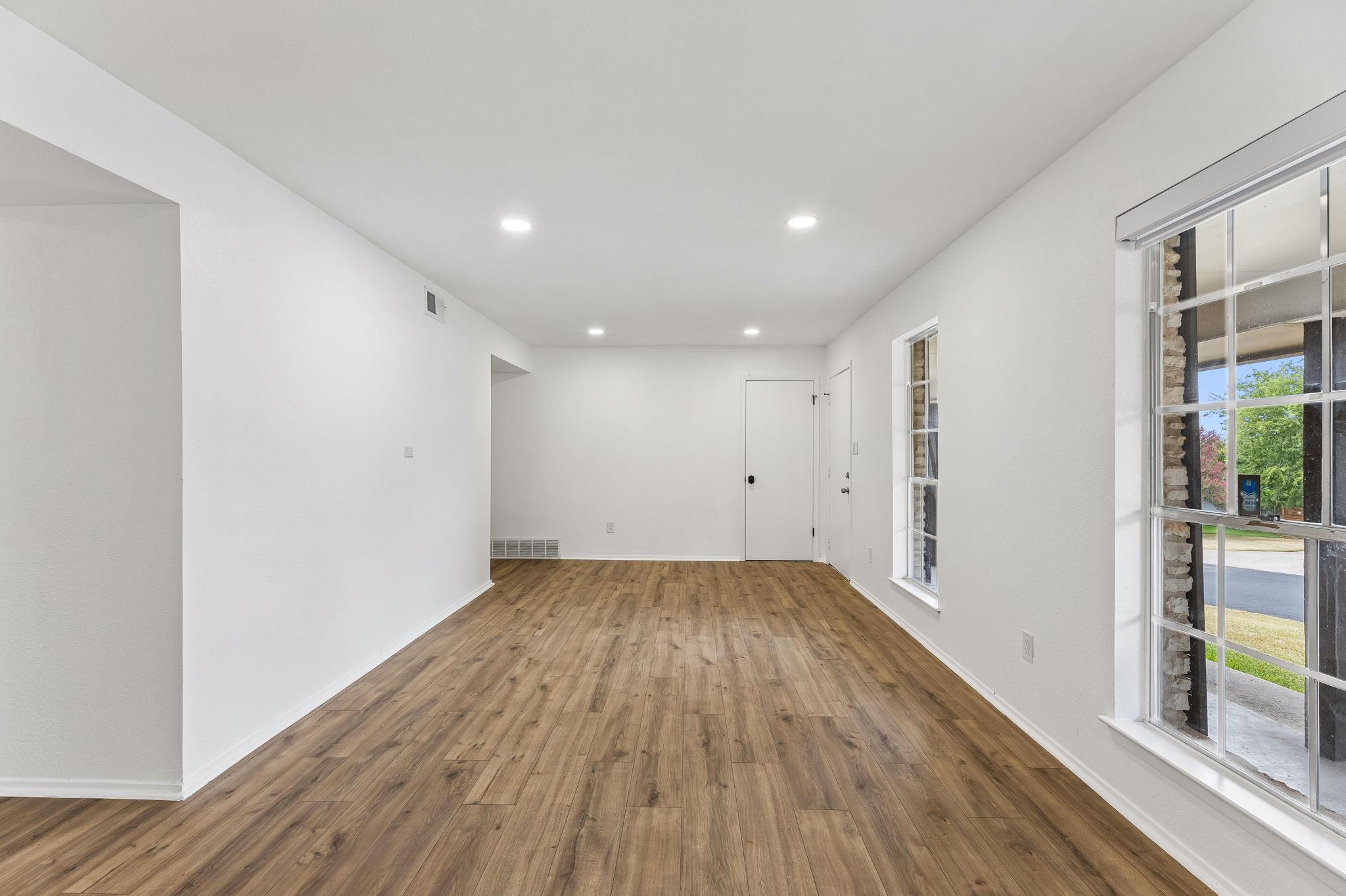 4303 Rimdale DR — photo 4