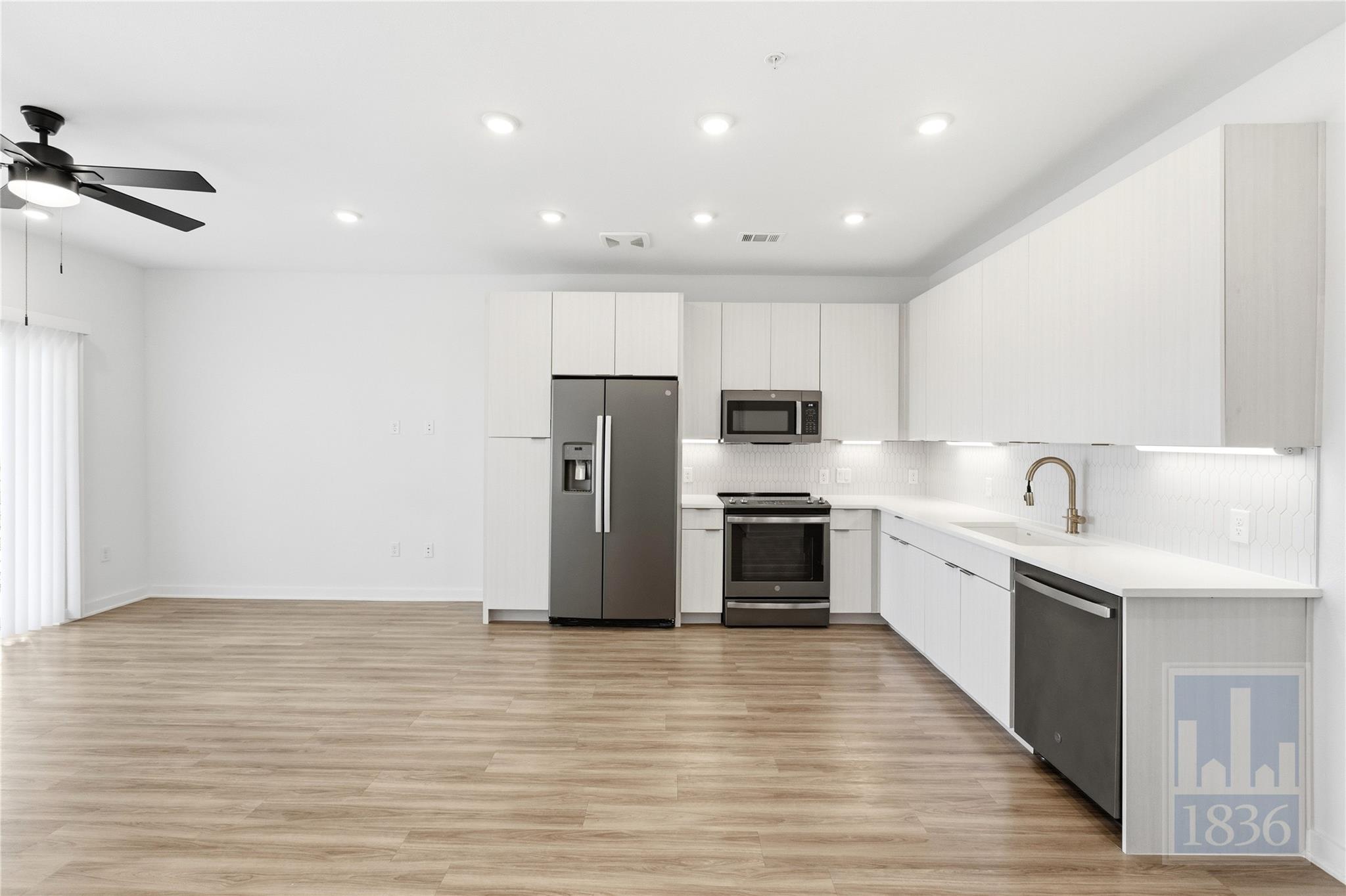 4802 Congress Ave #514 — photo 5