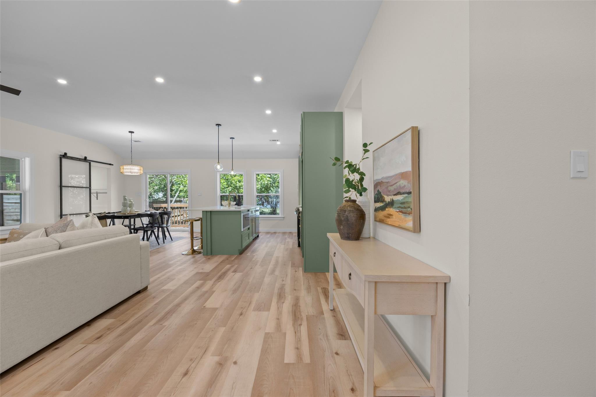705 Campbell ST — photo 3