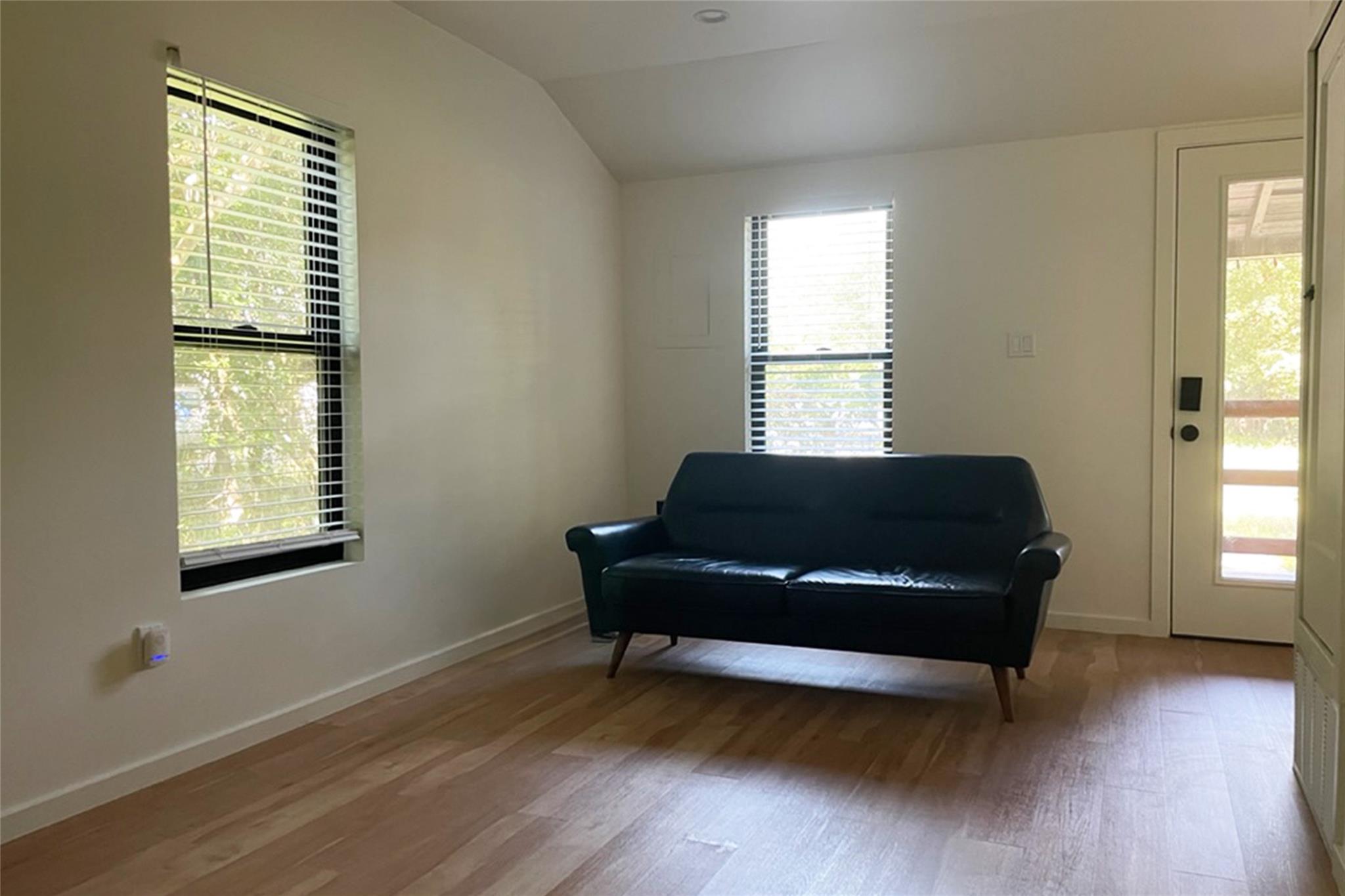 5921 Ponca ST — photo 3