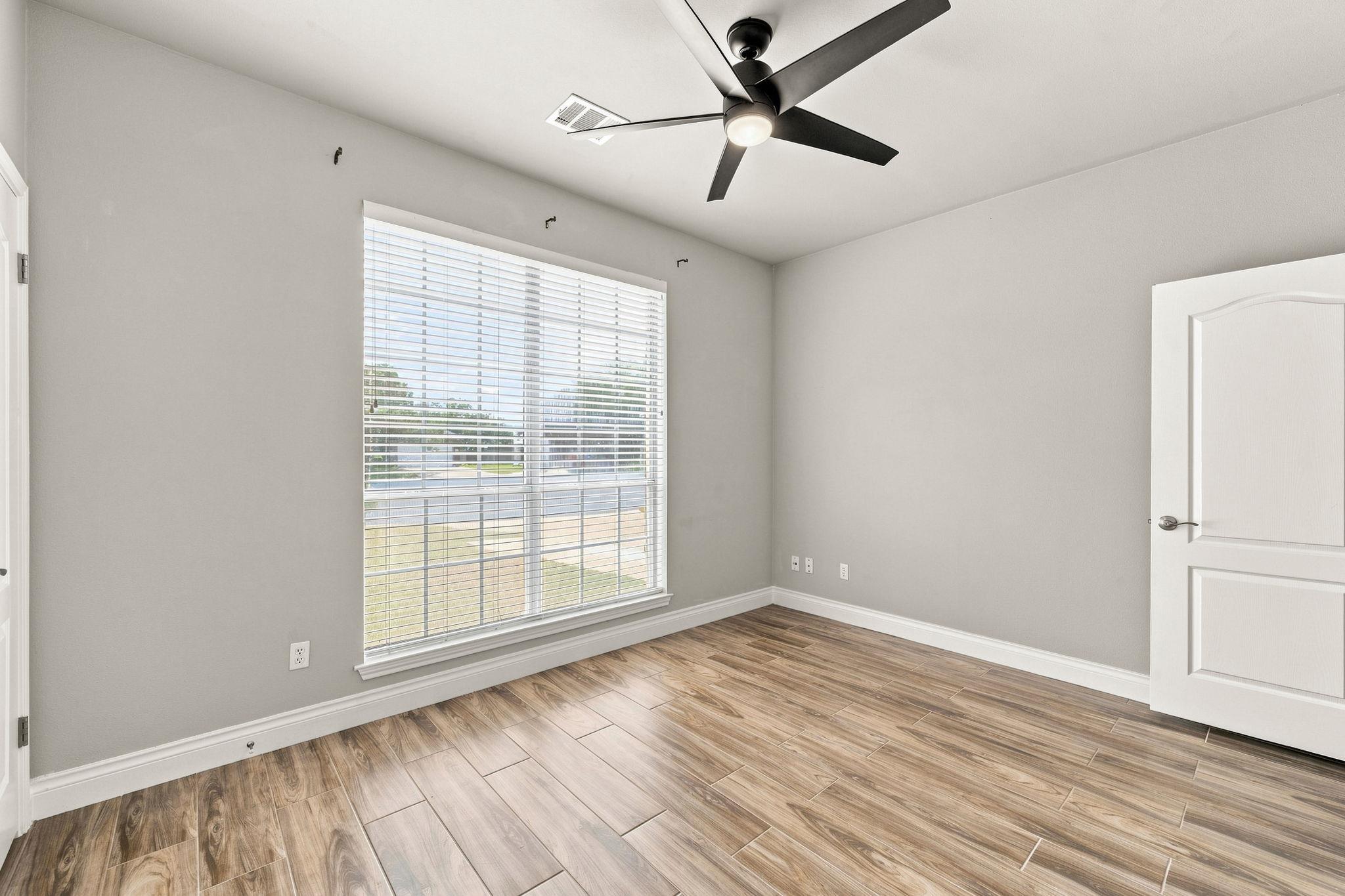 1600 Viki Lynn CT — photo 5