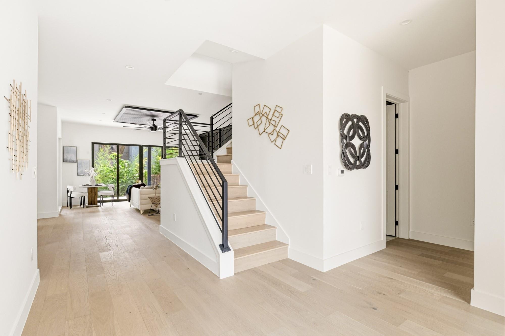 2300 Bluebonnet LN — photo 4
