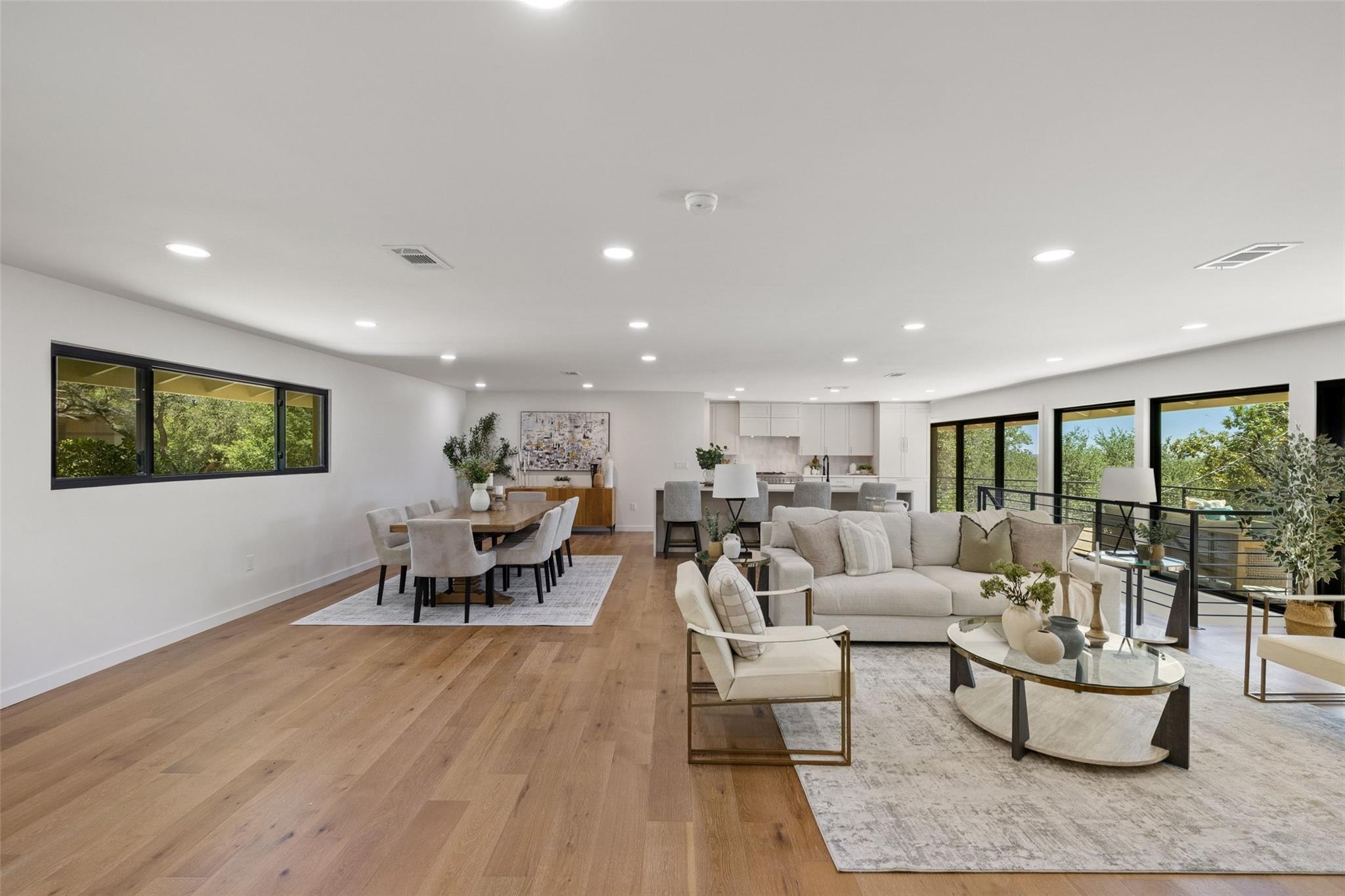 4905 Crestway DR — photo 5