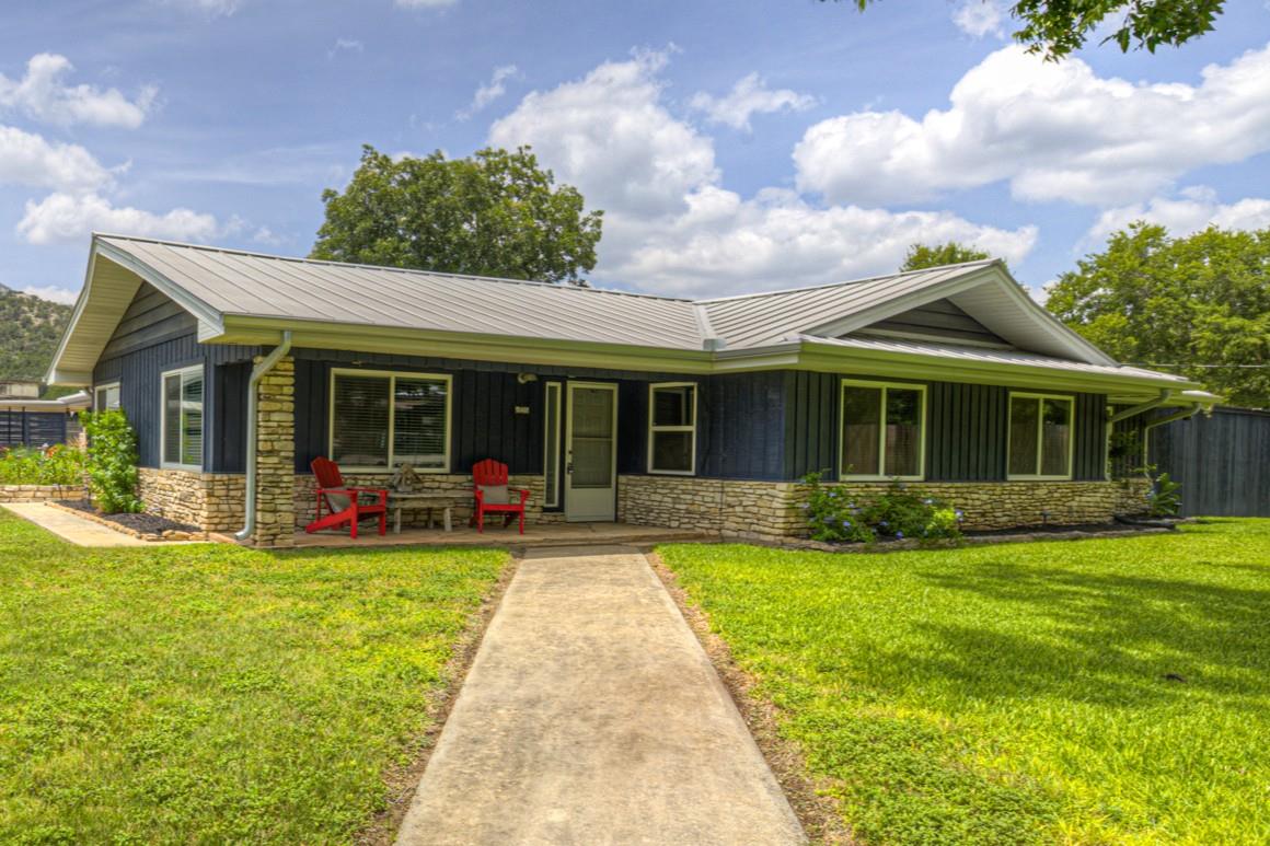 635 Riverside Path