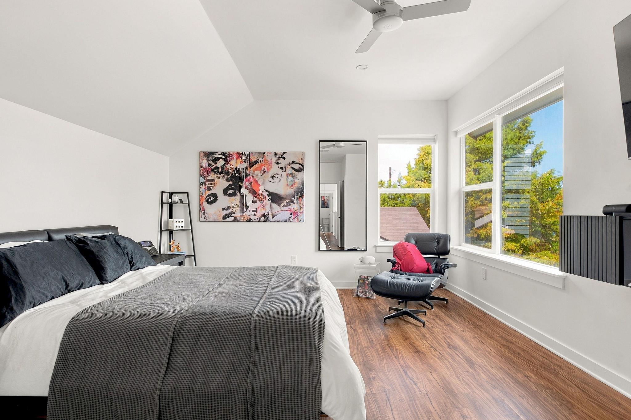 301 Stassney LN #5 — photo 5