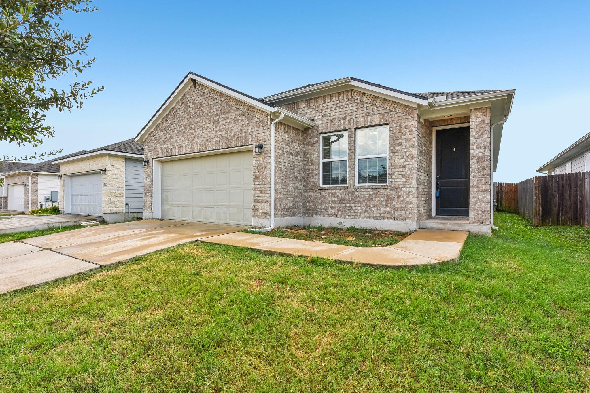 128 Lacey Oak LOOP — photo 3