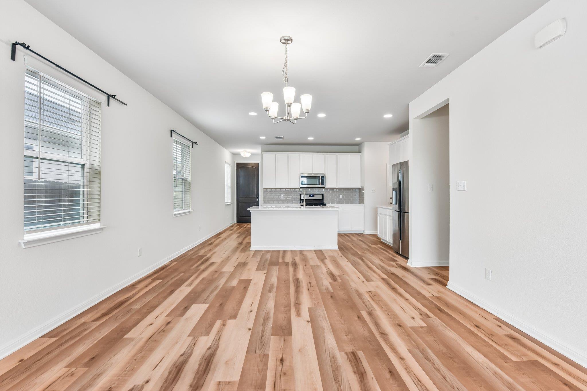 128 Lacey Oak LOOP — photo 5