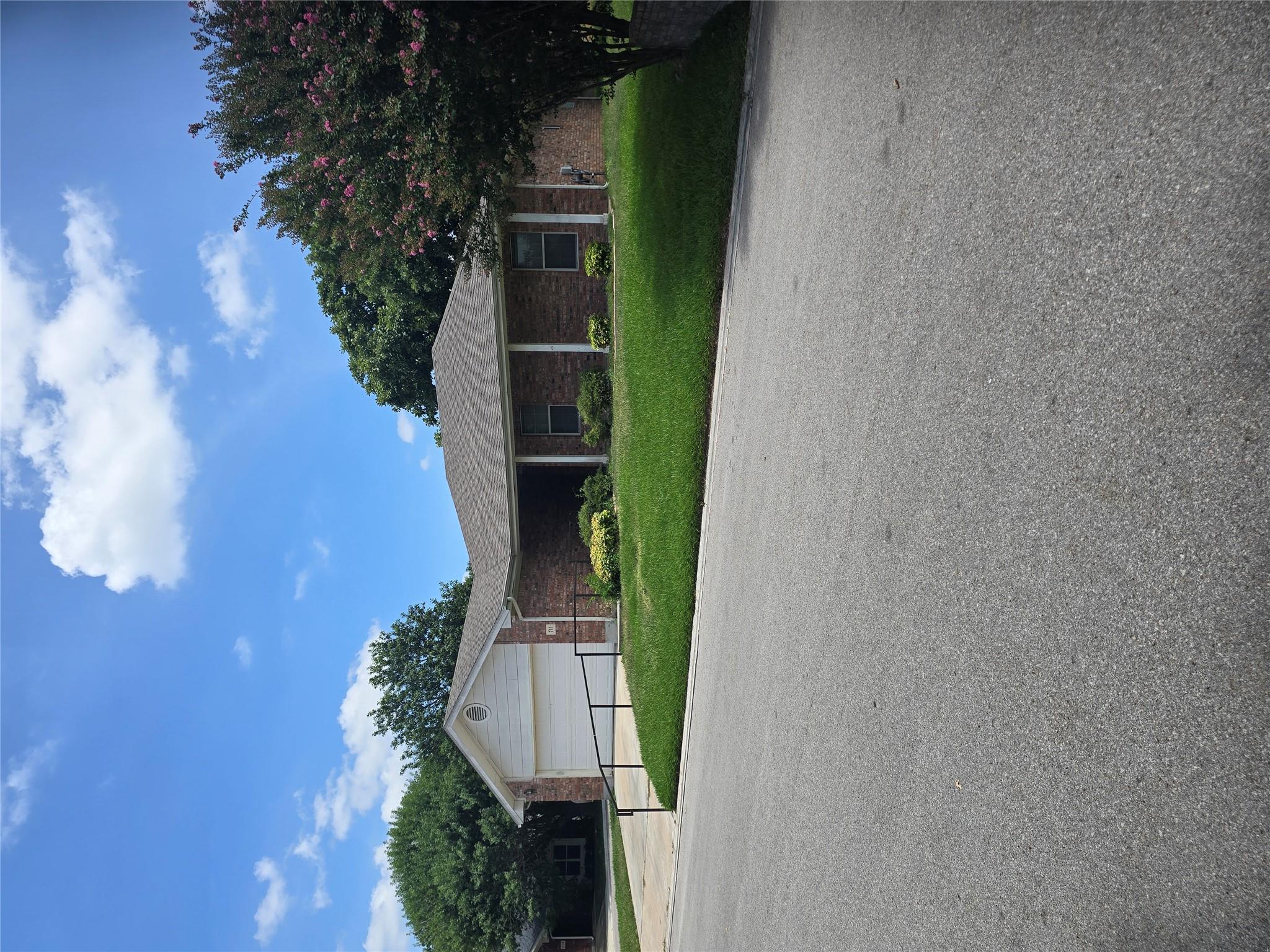 711 Beachwood RD