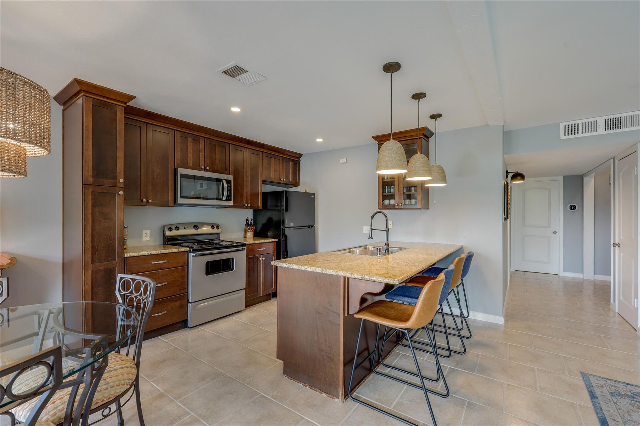 205 Venture BLVD — photo 3