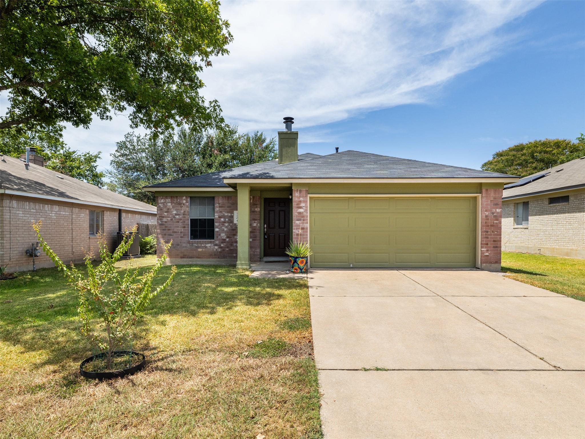 1104 Laurelleaf DR — photo 4