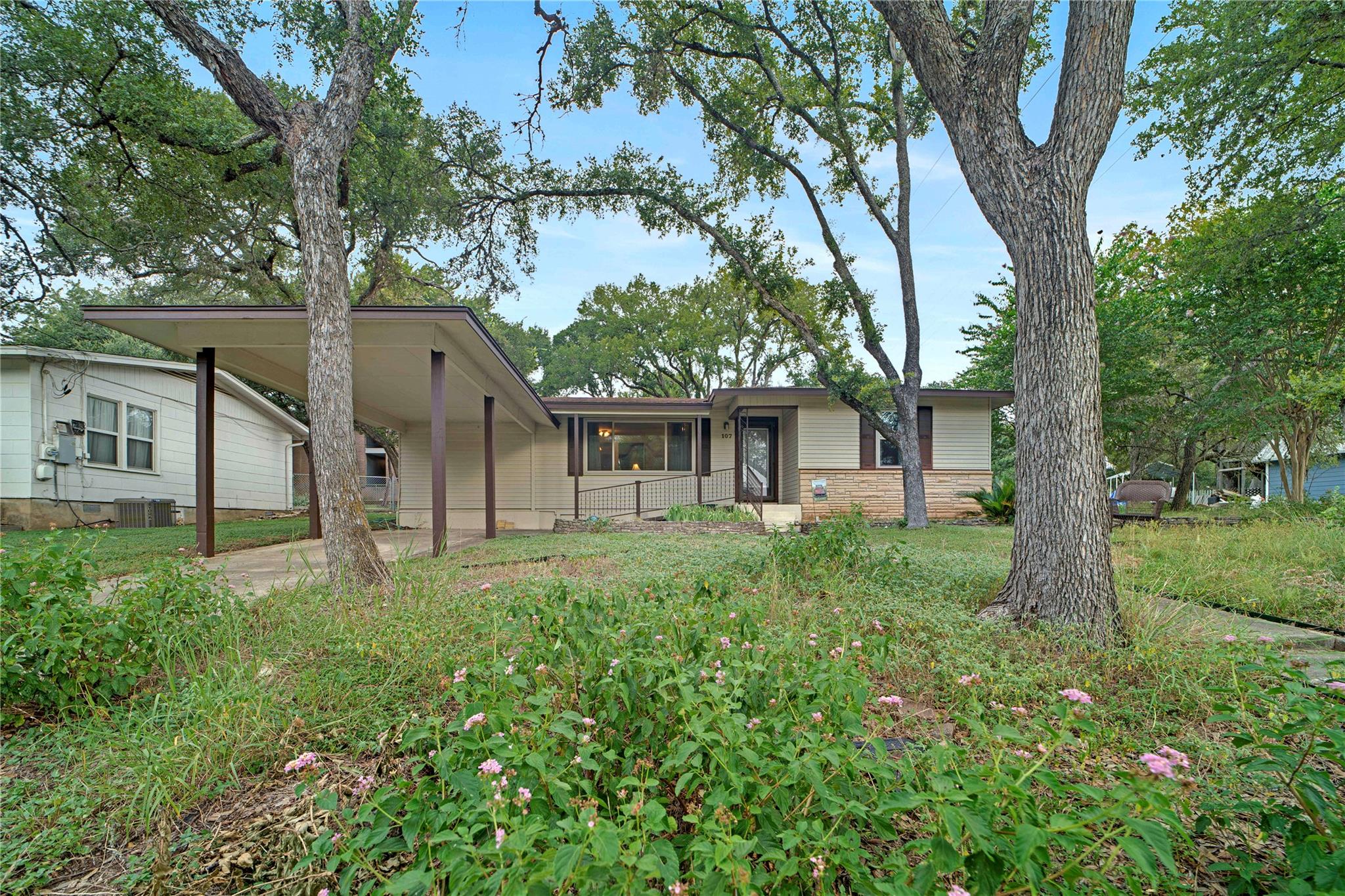 107 Mandalay LN