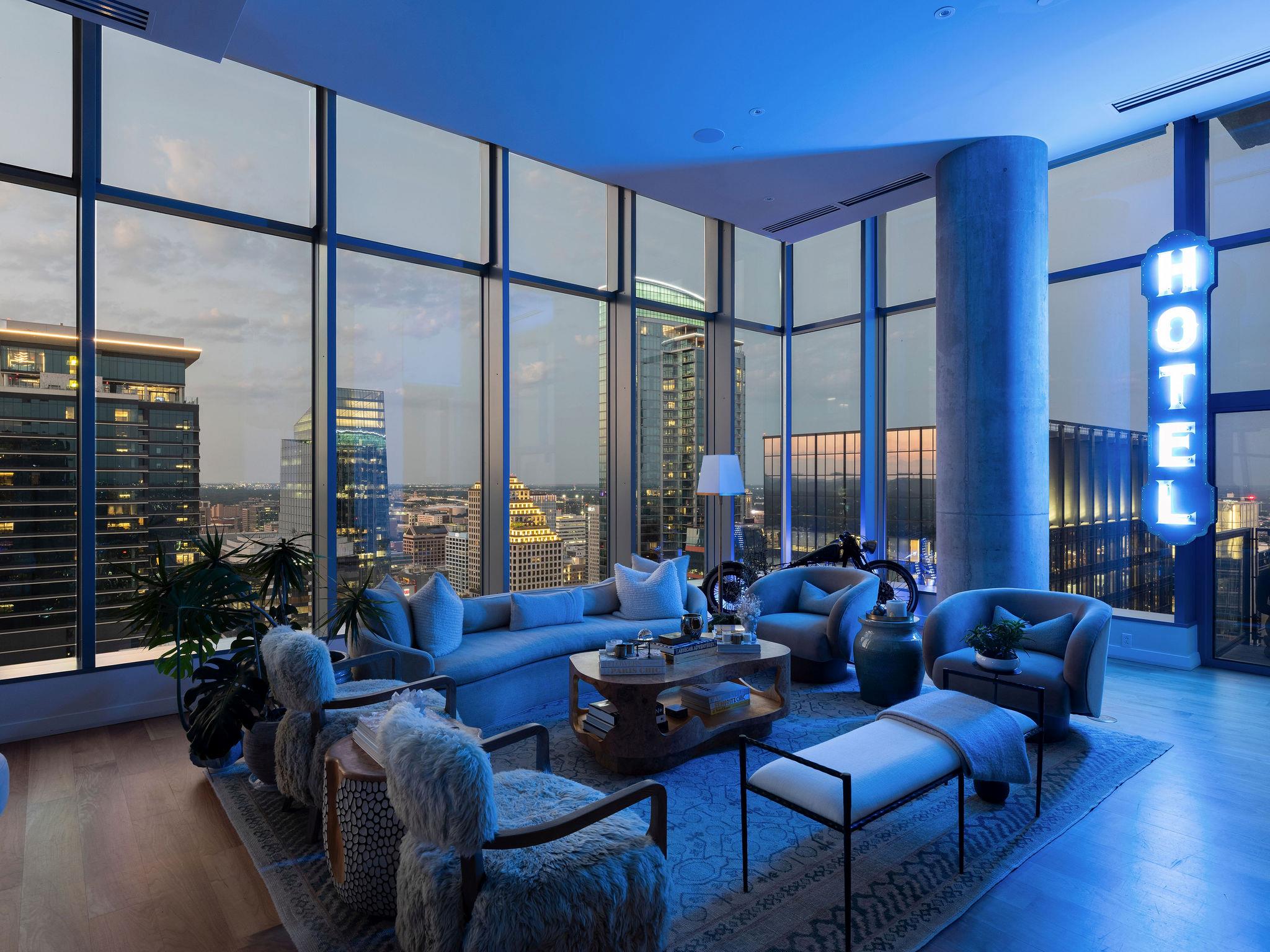210 Lavaca ST