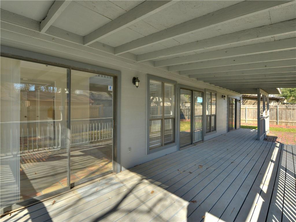 1707 Brokenshoe DR — photo 4