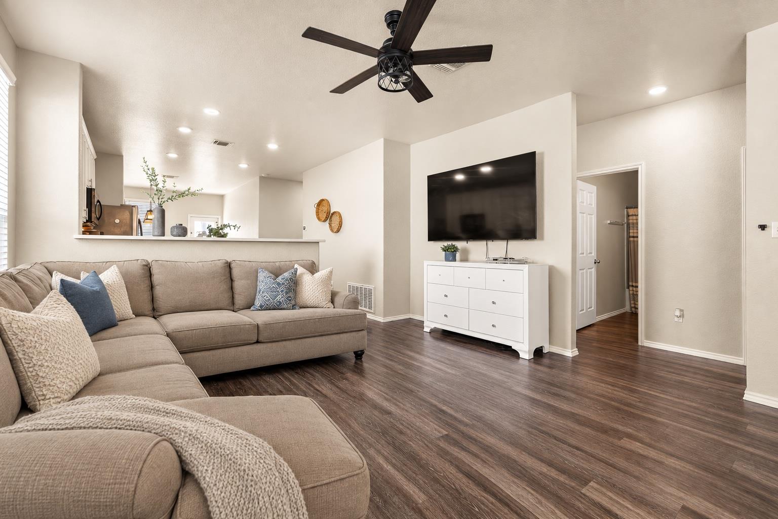 323 Zuma DR — photo 4