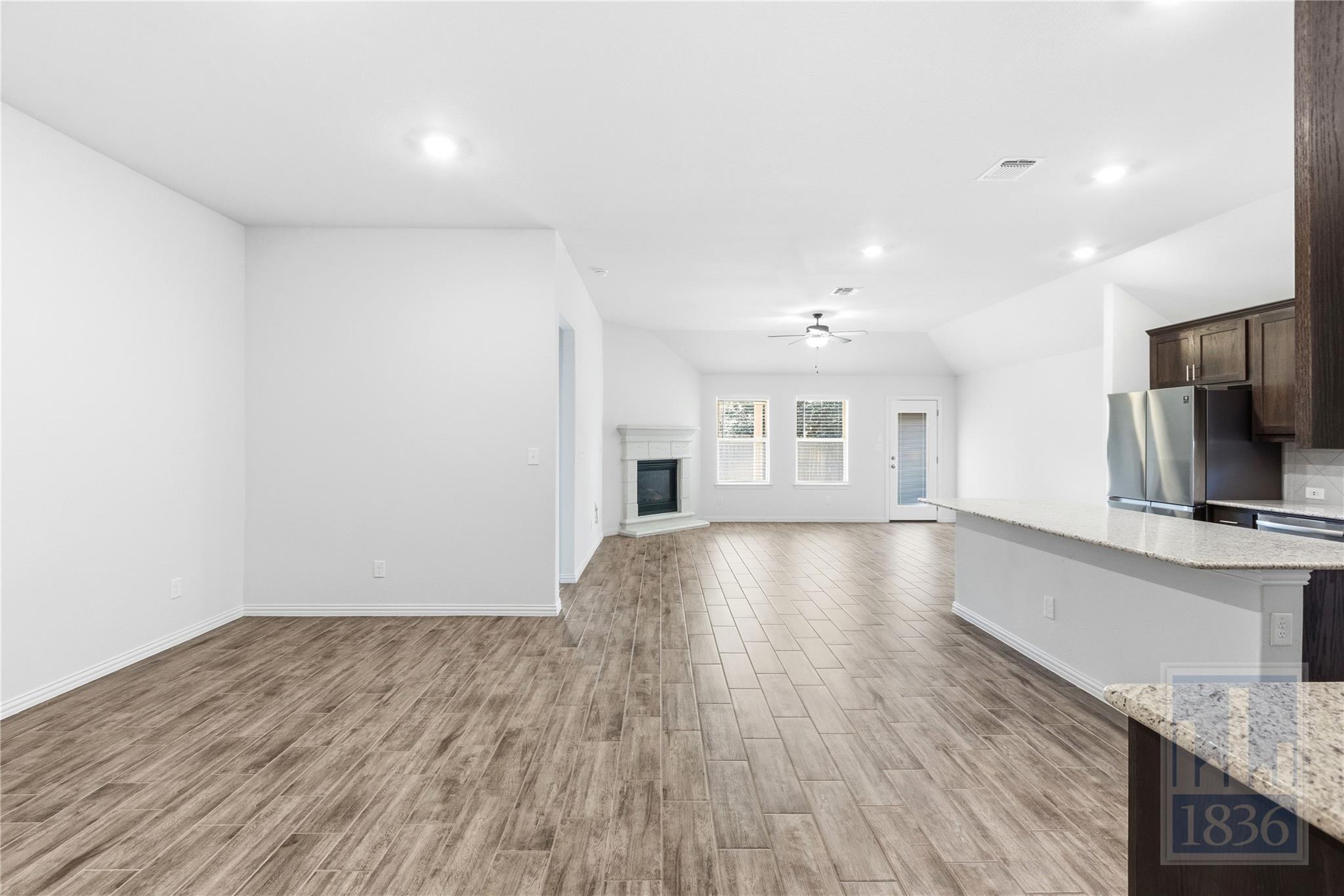 188 Danbark DR — photo 4