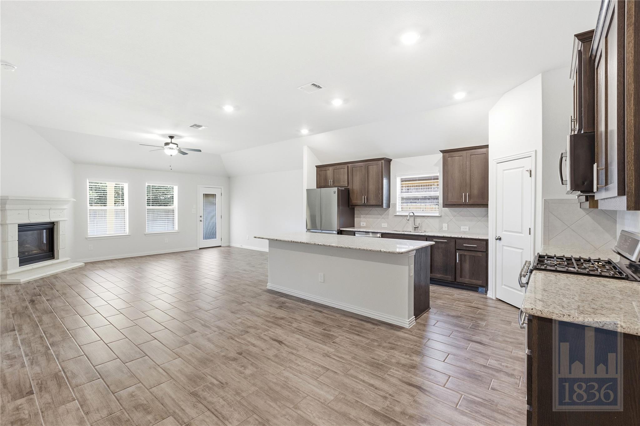 188 Danbark DR — photo 5