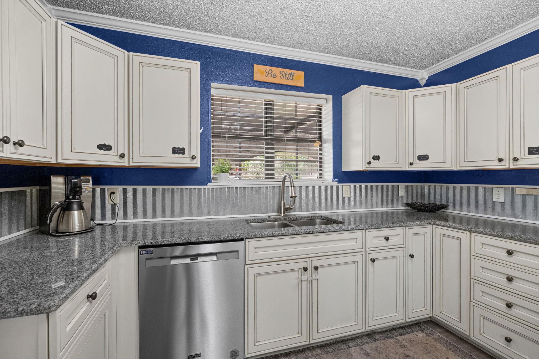 349 Arrowhead Point RD — photo 5