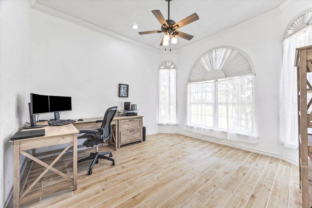 306 Kerry LN — photo 3