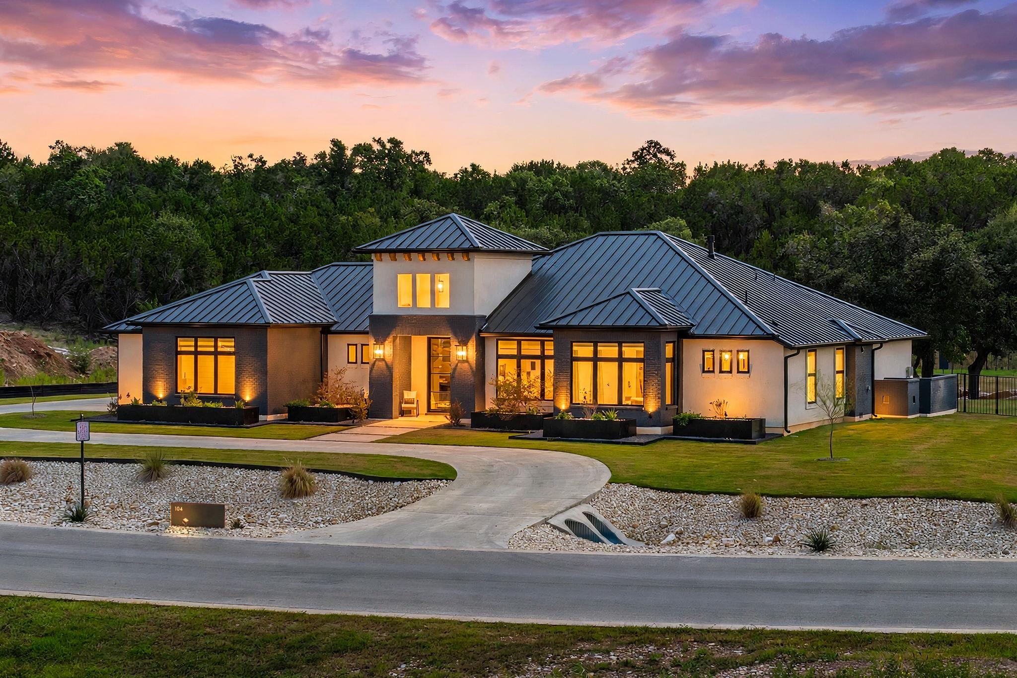 104 Sunridge CV