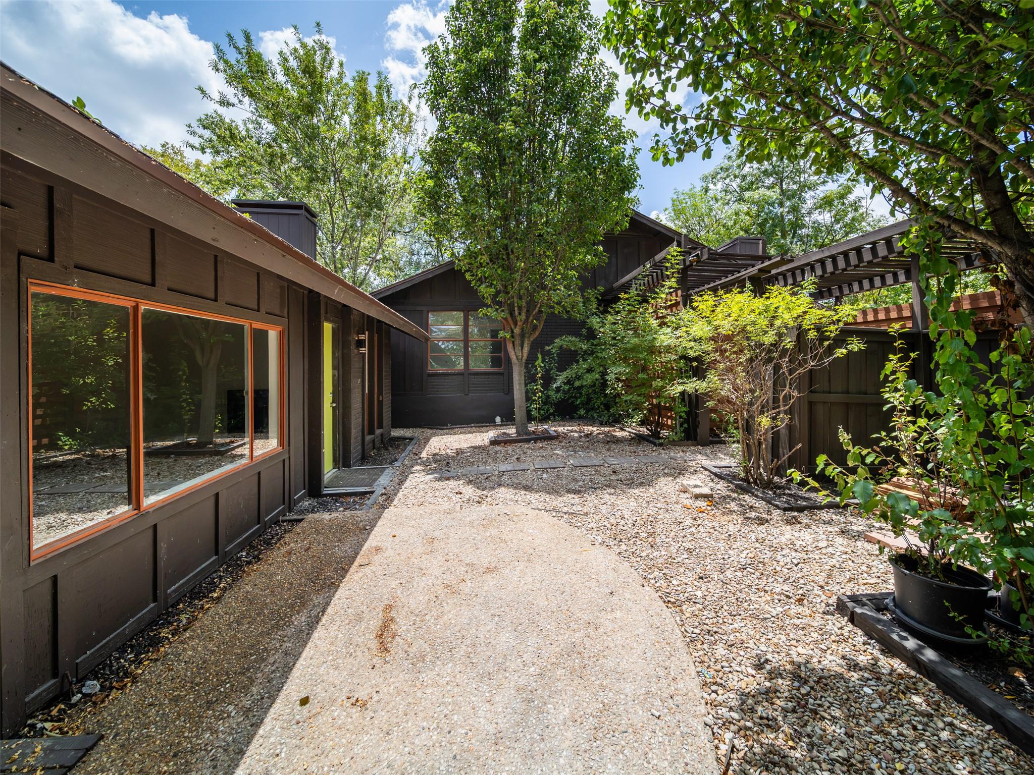 6413 Auburn DR — photo 4