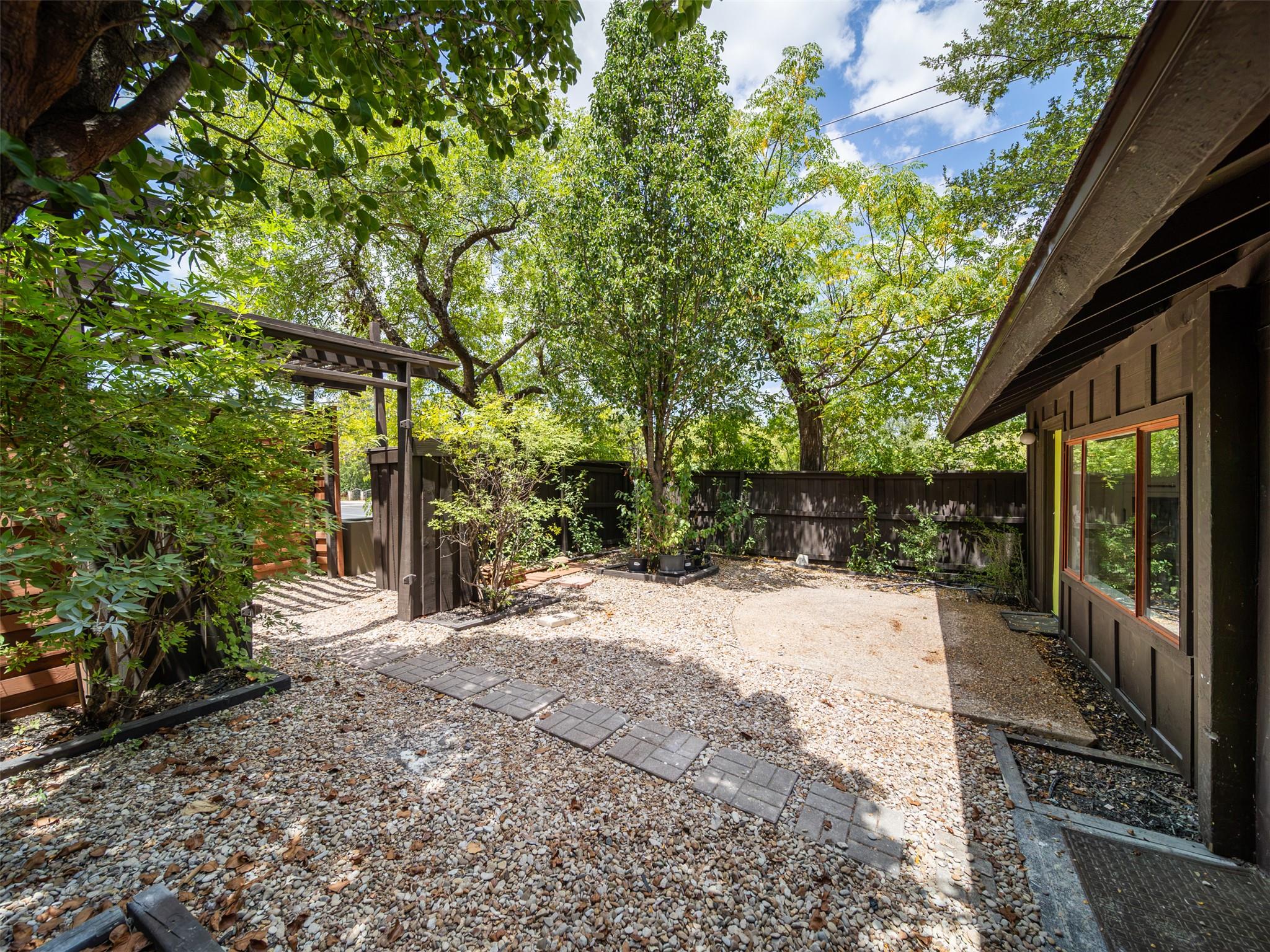 6413 Auburn DR — photo 5