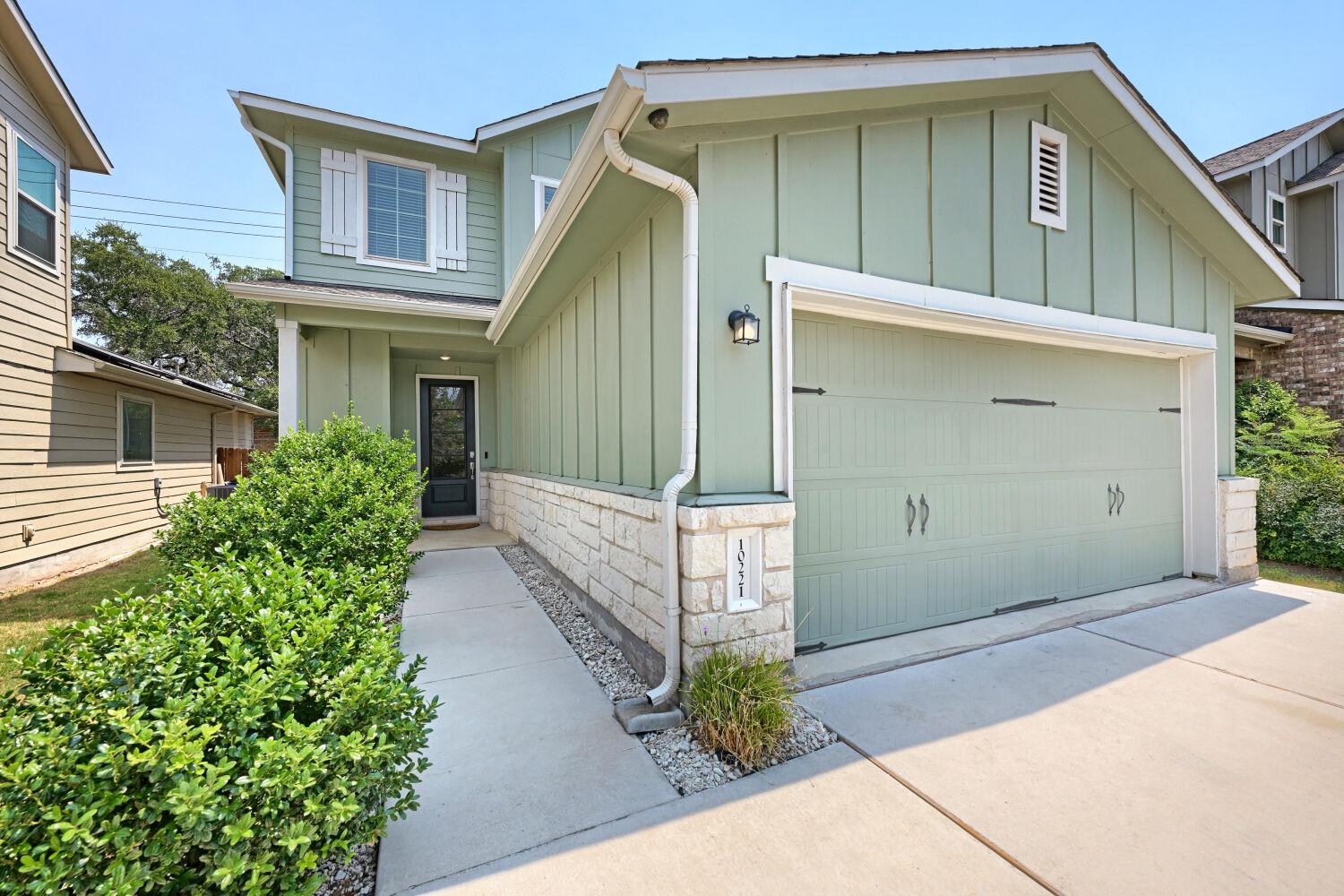 10221 Buster DR