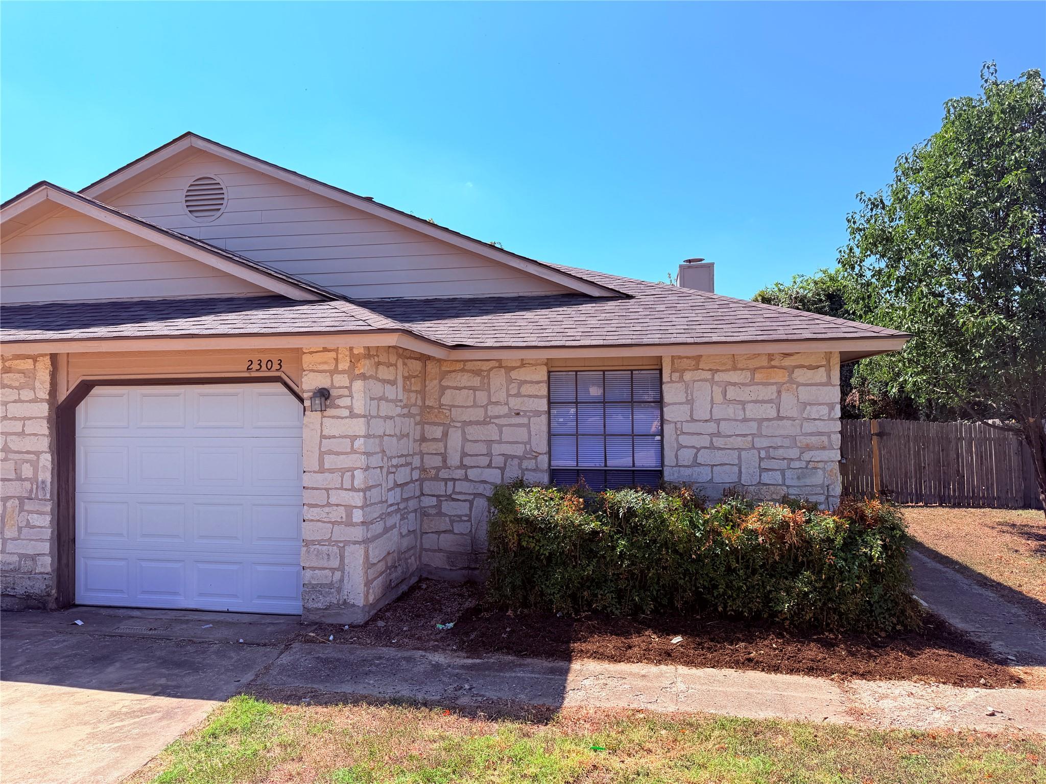 2303 Whitlow CV — photo 3