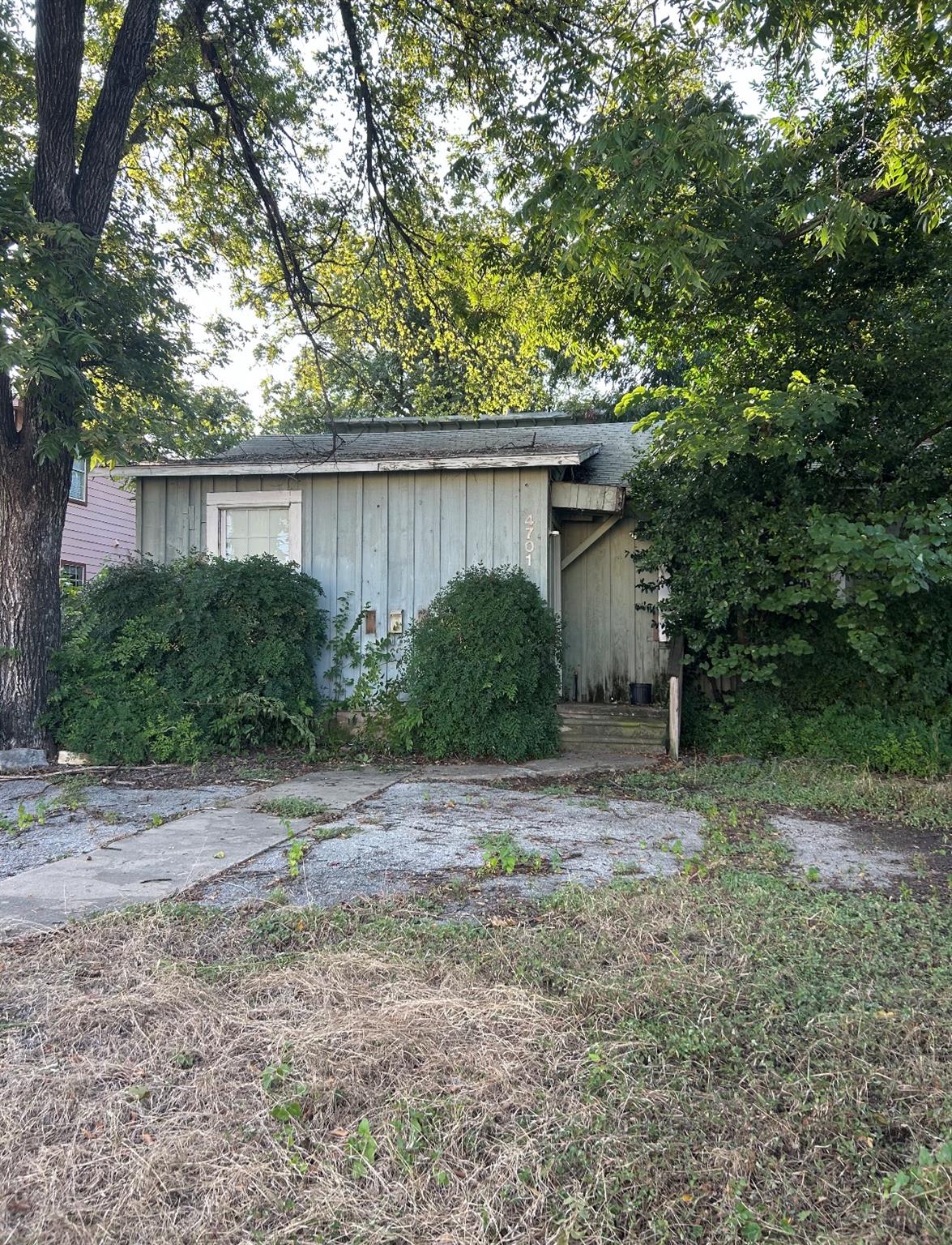 4701 Harmon Ave — photo 3