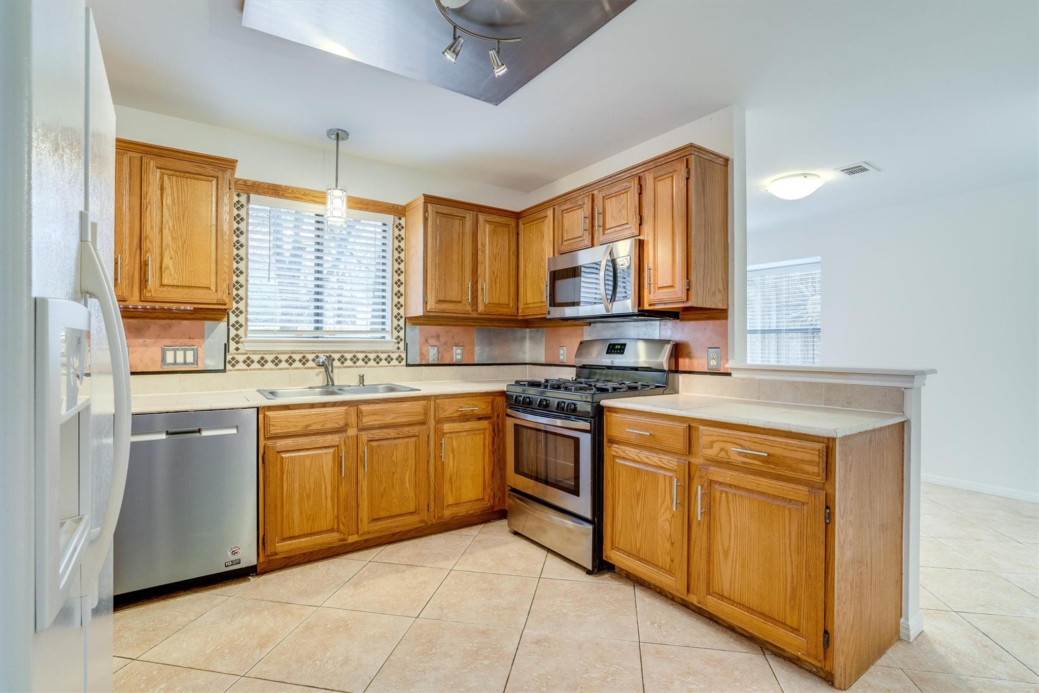 8625 Ephraim RD — photo 4