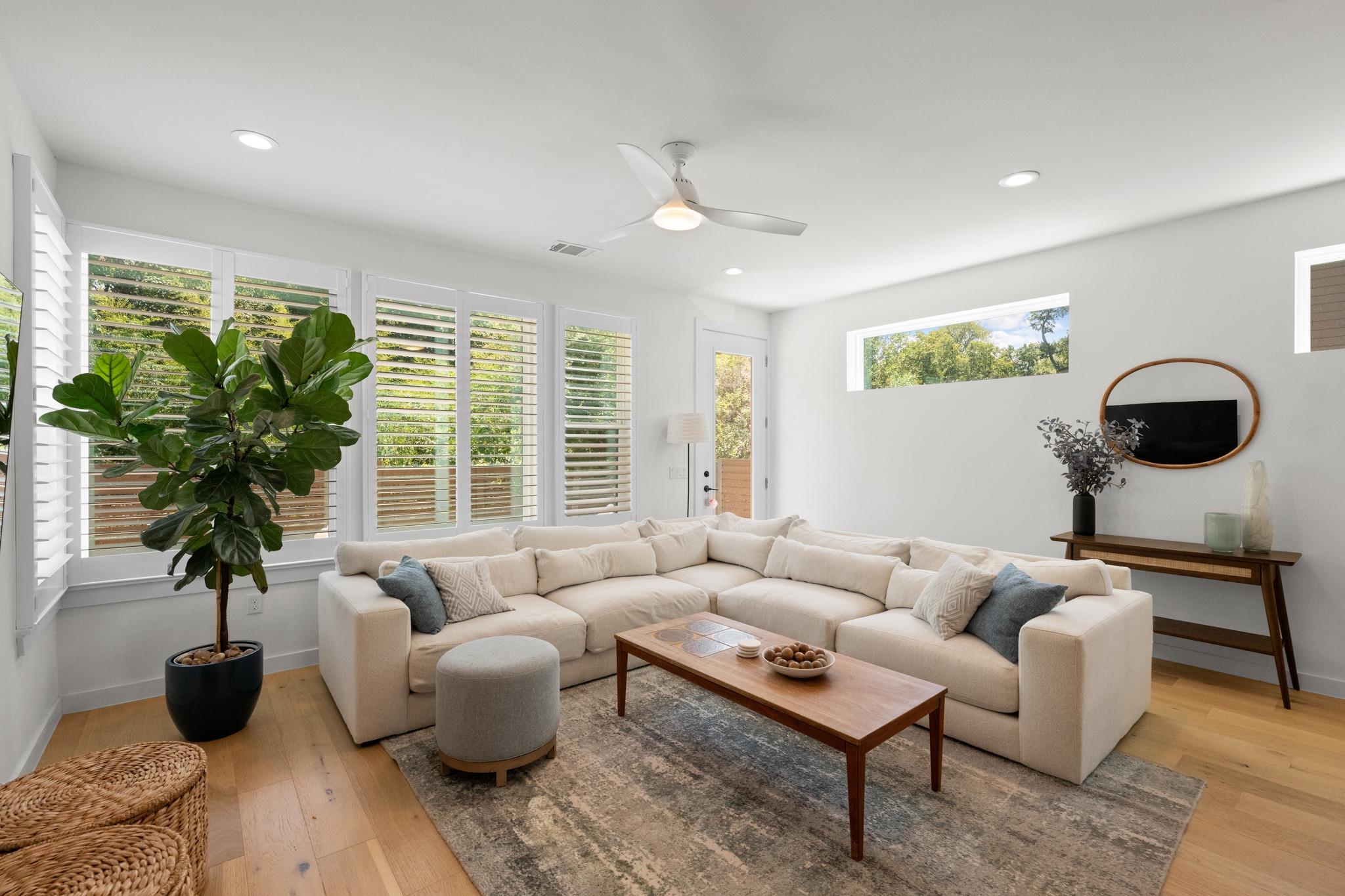 2115 MC FLY ST — photo 4