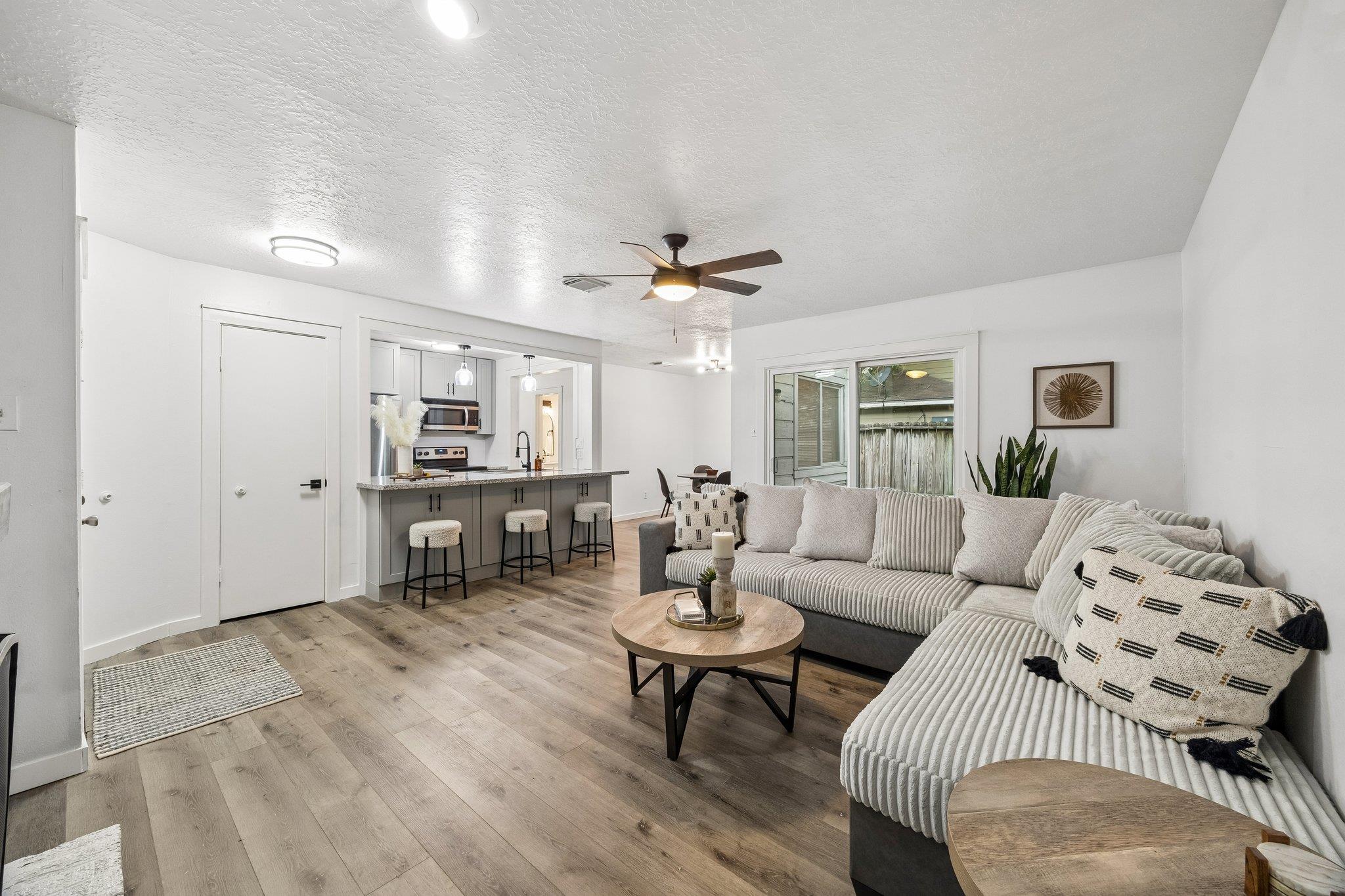 10826 Lynbrook DR — photo 4
