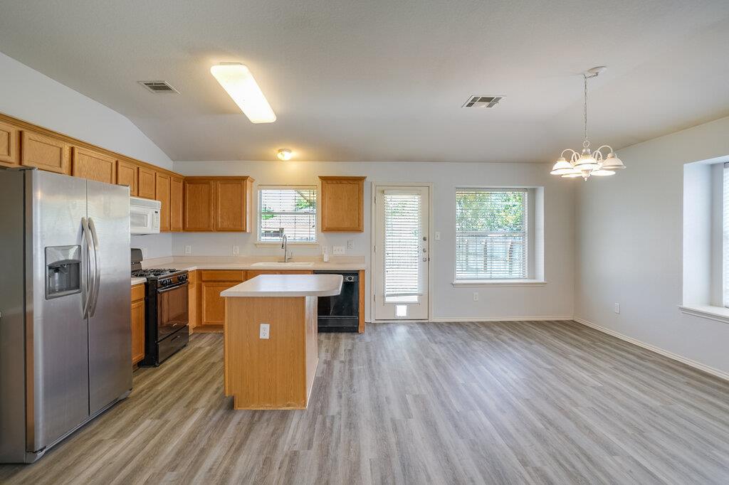 3310 Zinfandel LN — photo 4