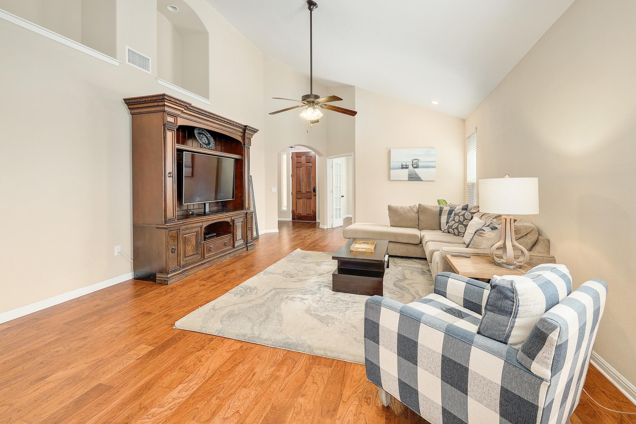 16213 Cantania CV — photo 4