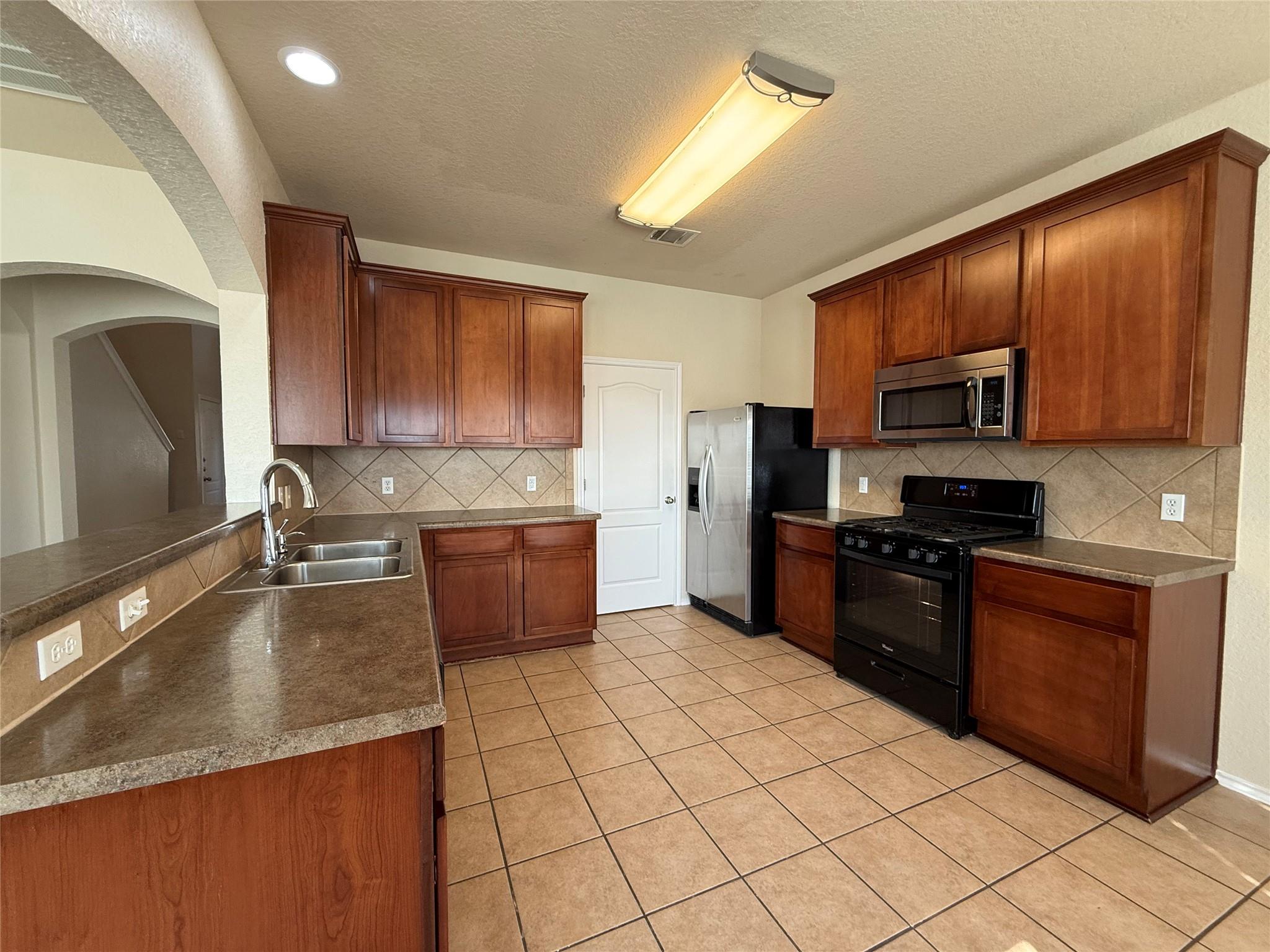 1529 Tonia LOOP — photo 4