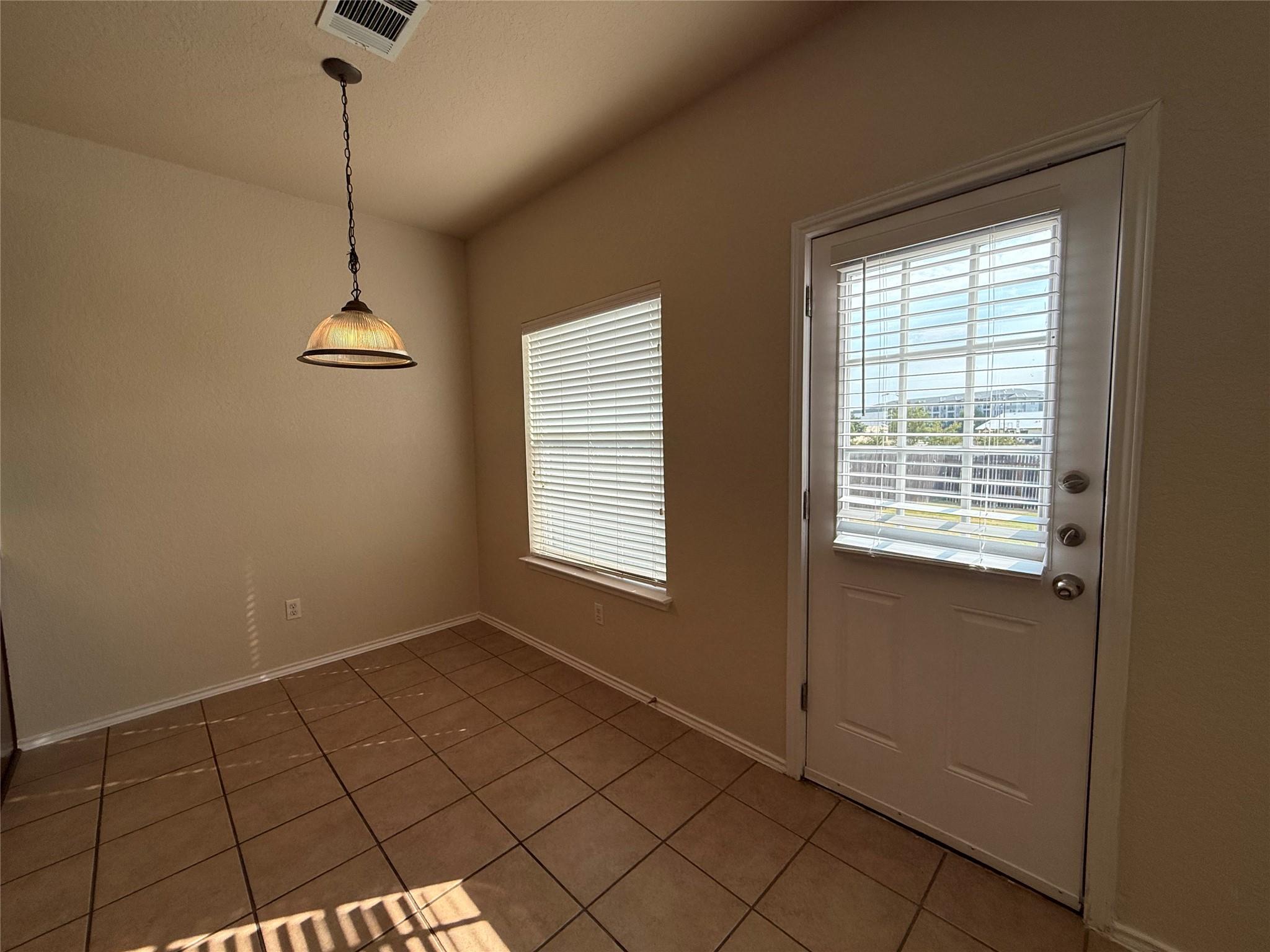 1529 Tonia LOOP — photo 5