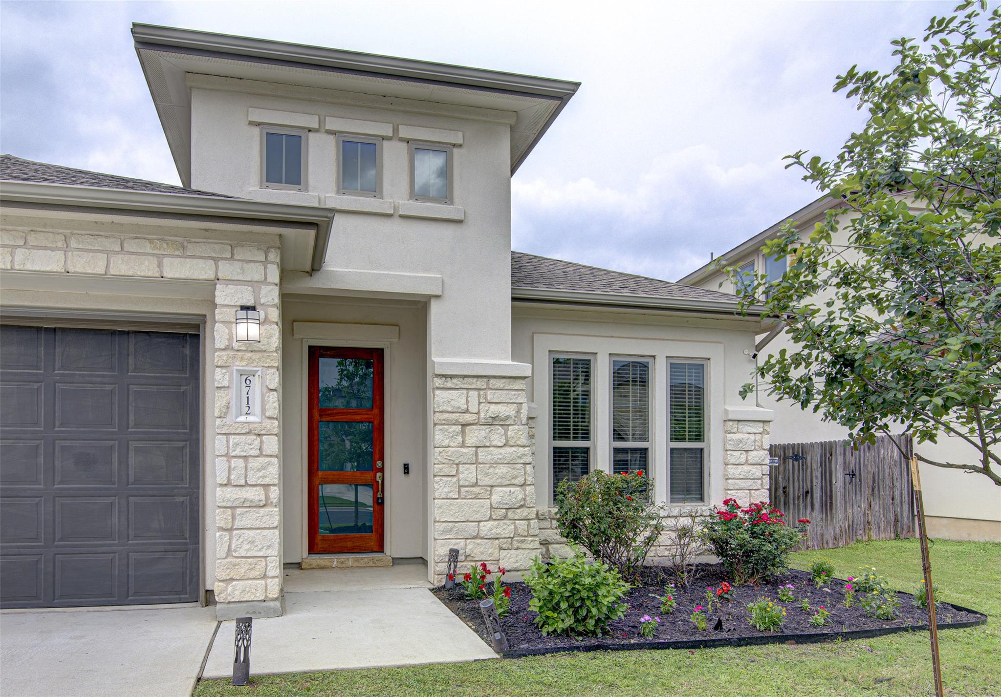 6712 Kalahari DR — photo 3