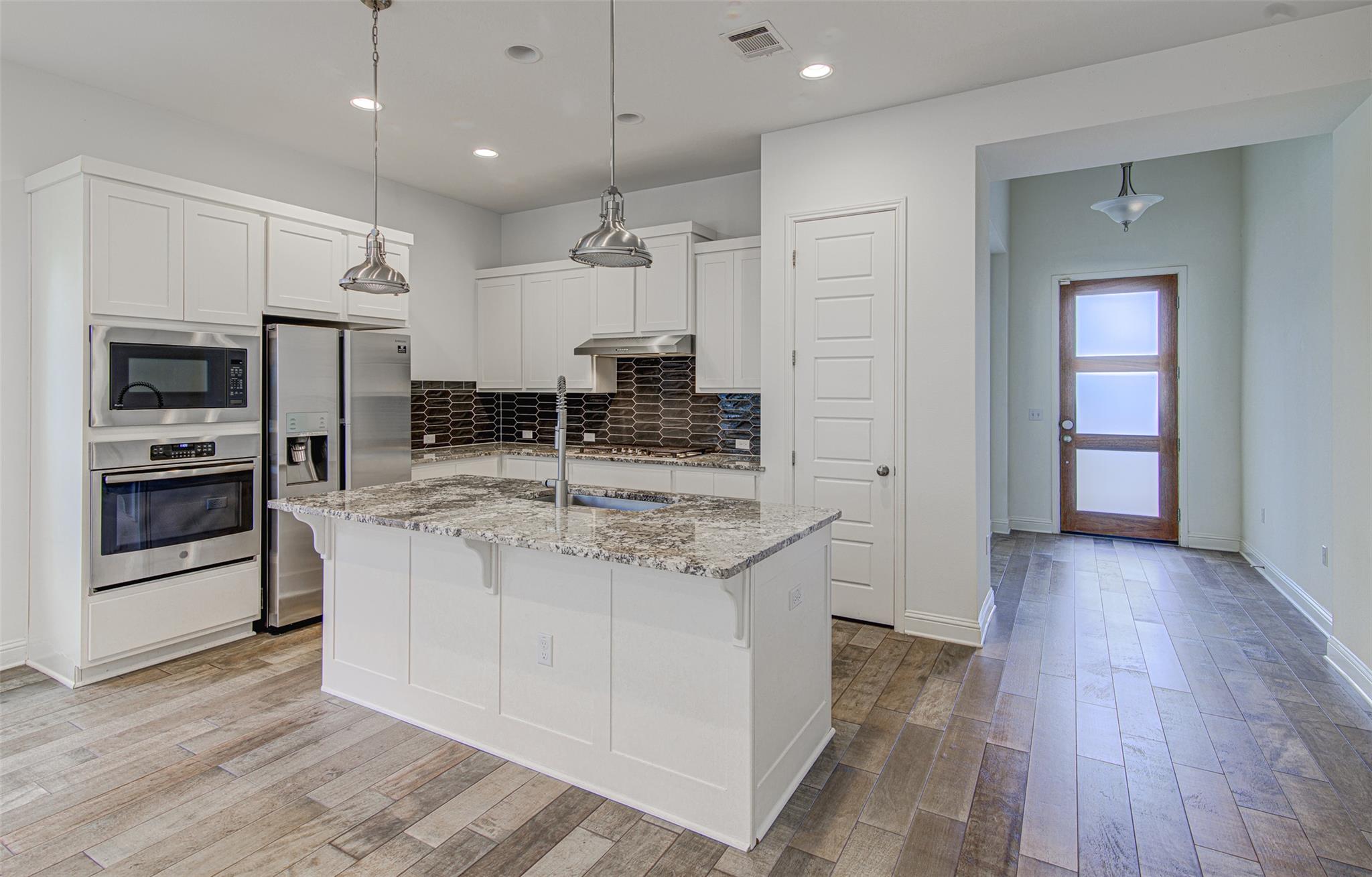 6712 Kalahari DR — photo 4