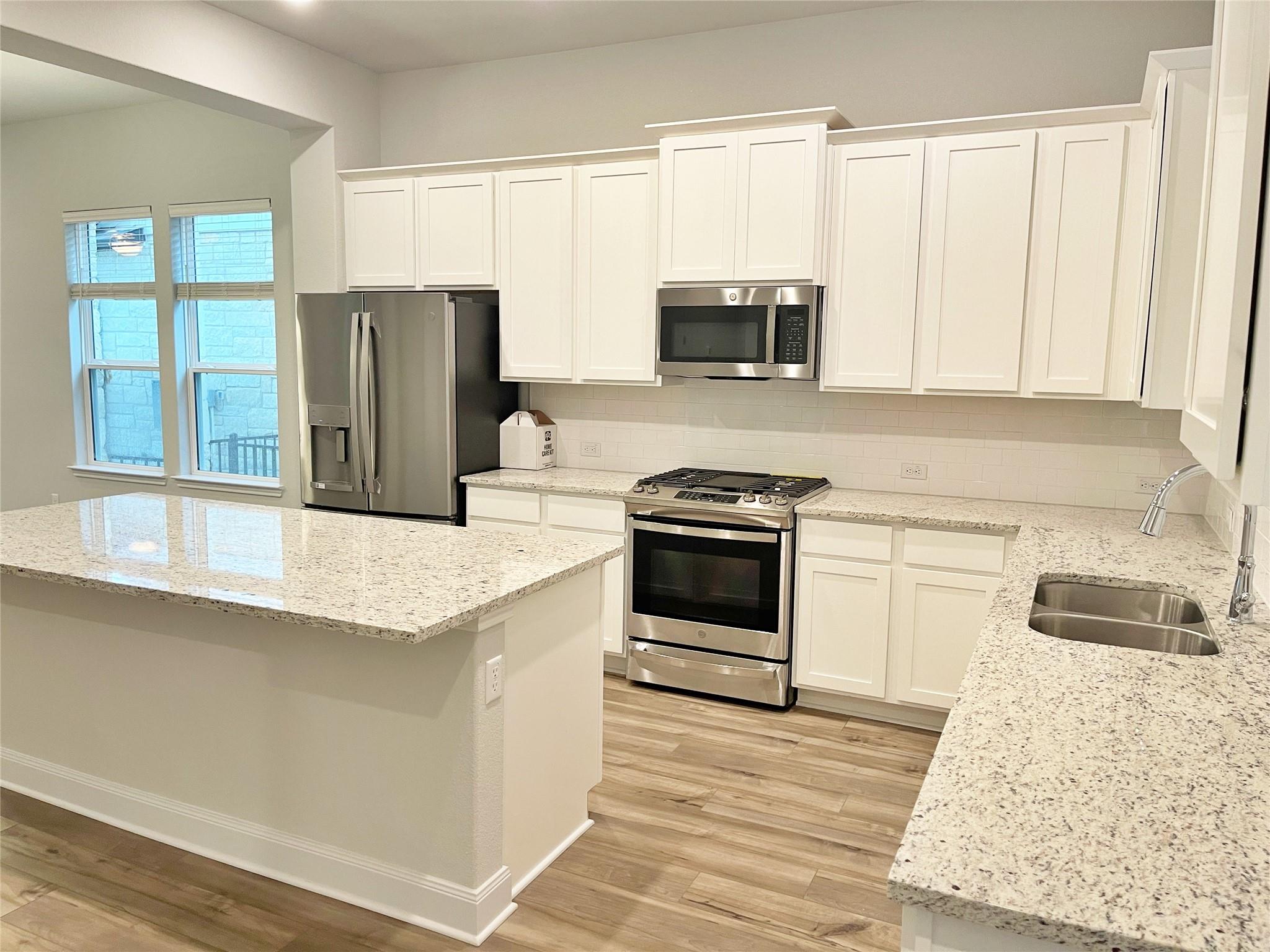 240 Revere DR — photo 4