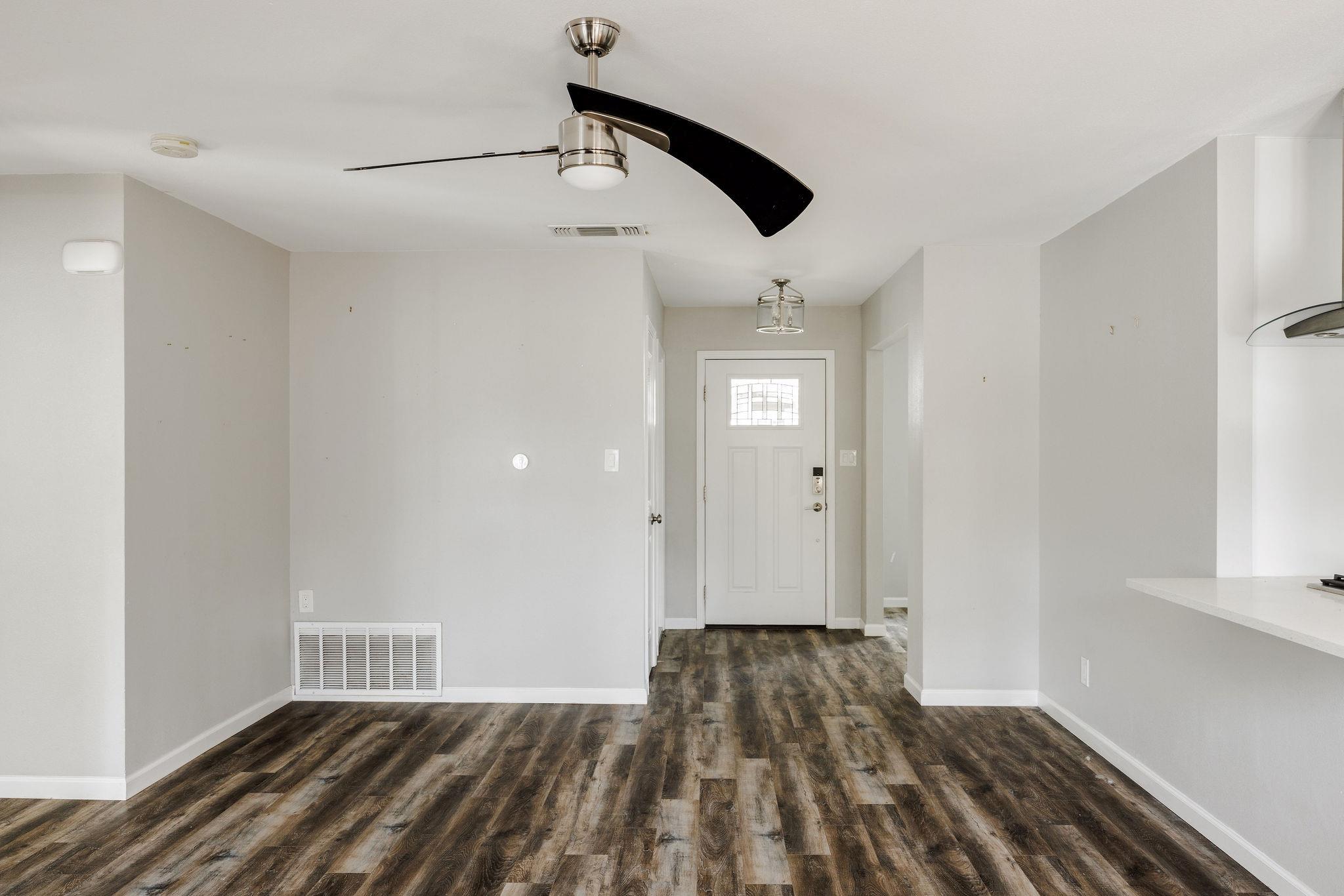 6101 London DR — photo 5