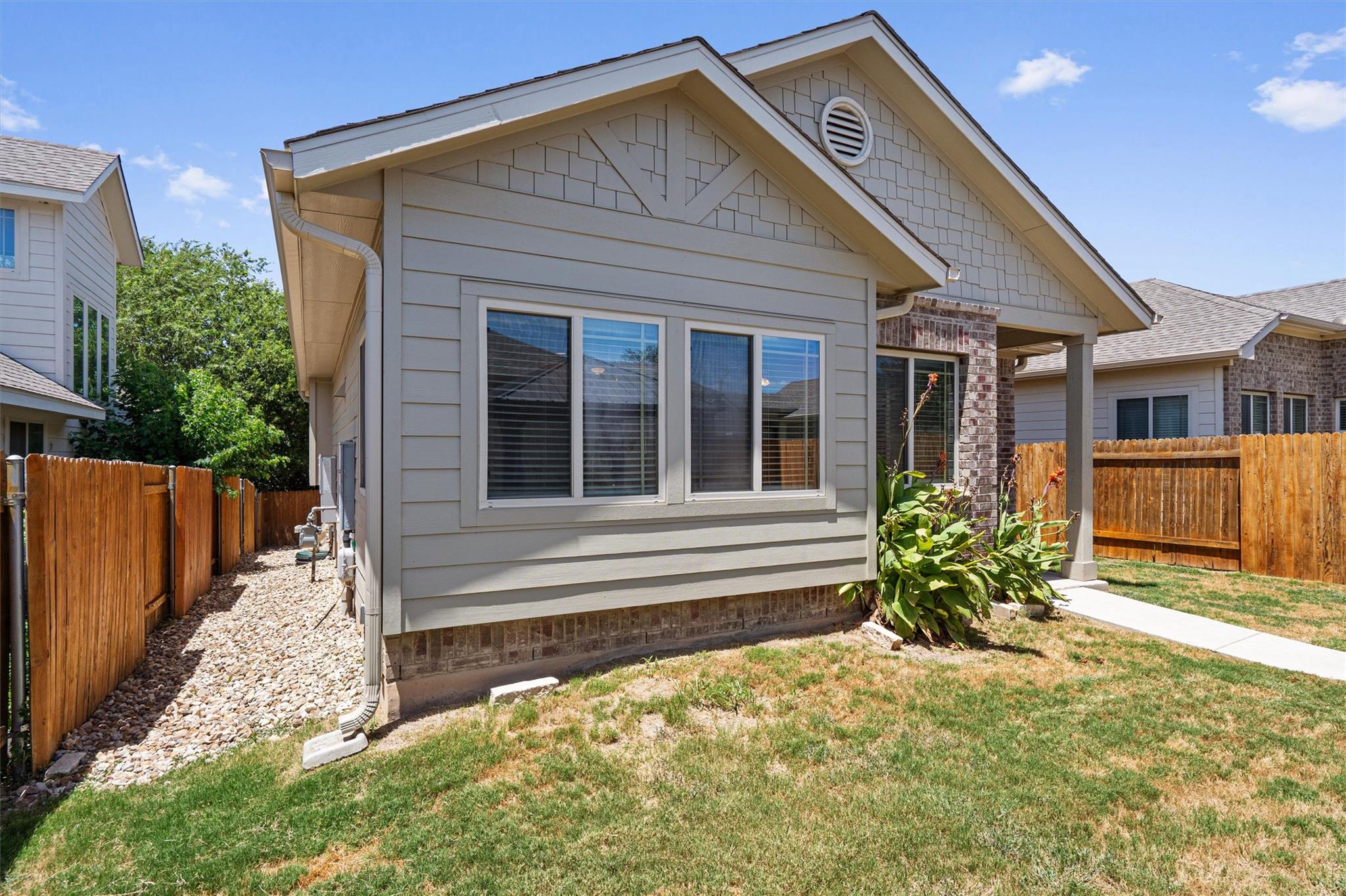 256 Pelican Bay CIR — photo 3