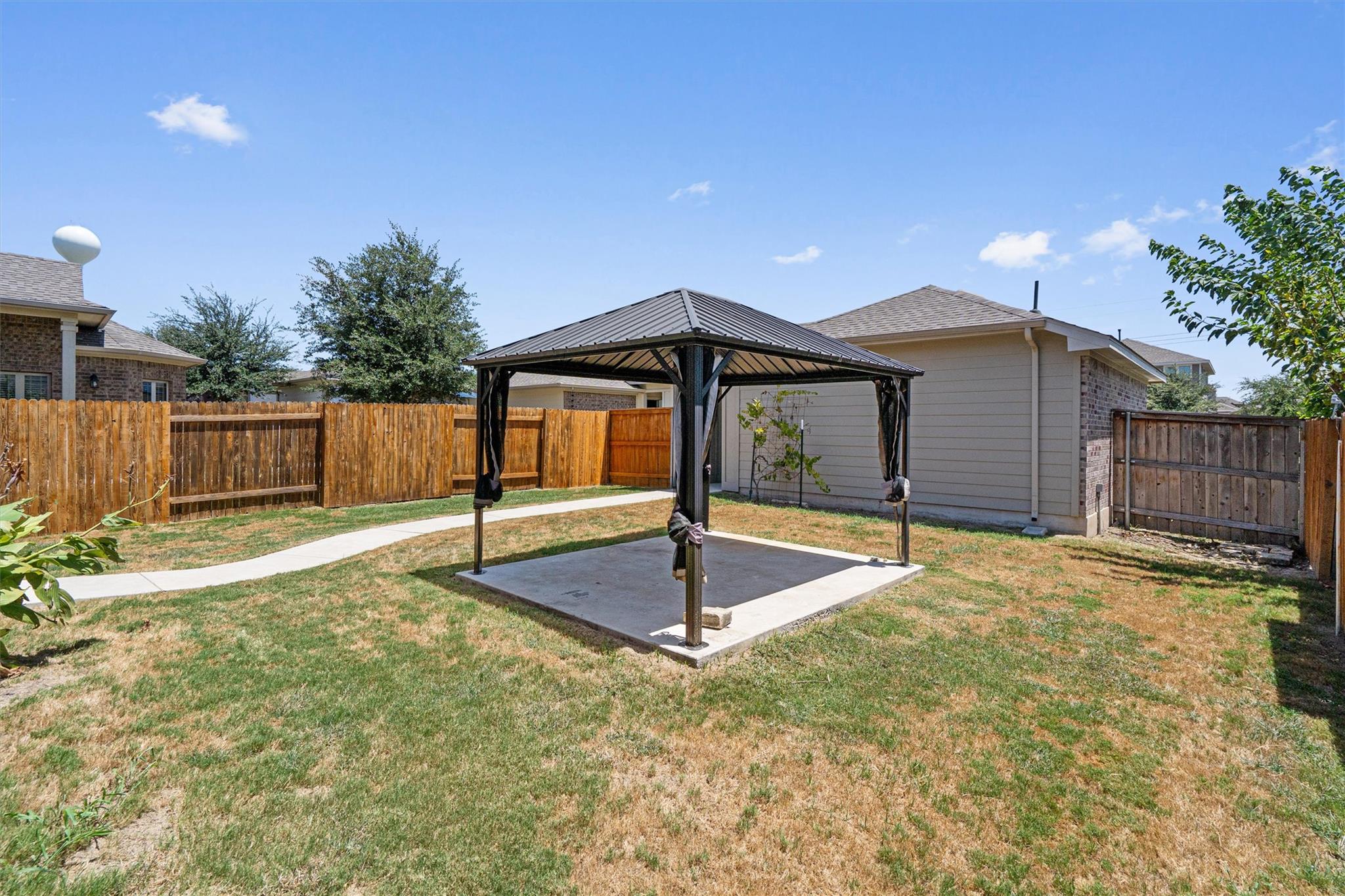 256 Pelican Bay CIR — photo 4